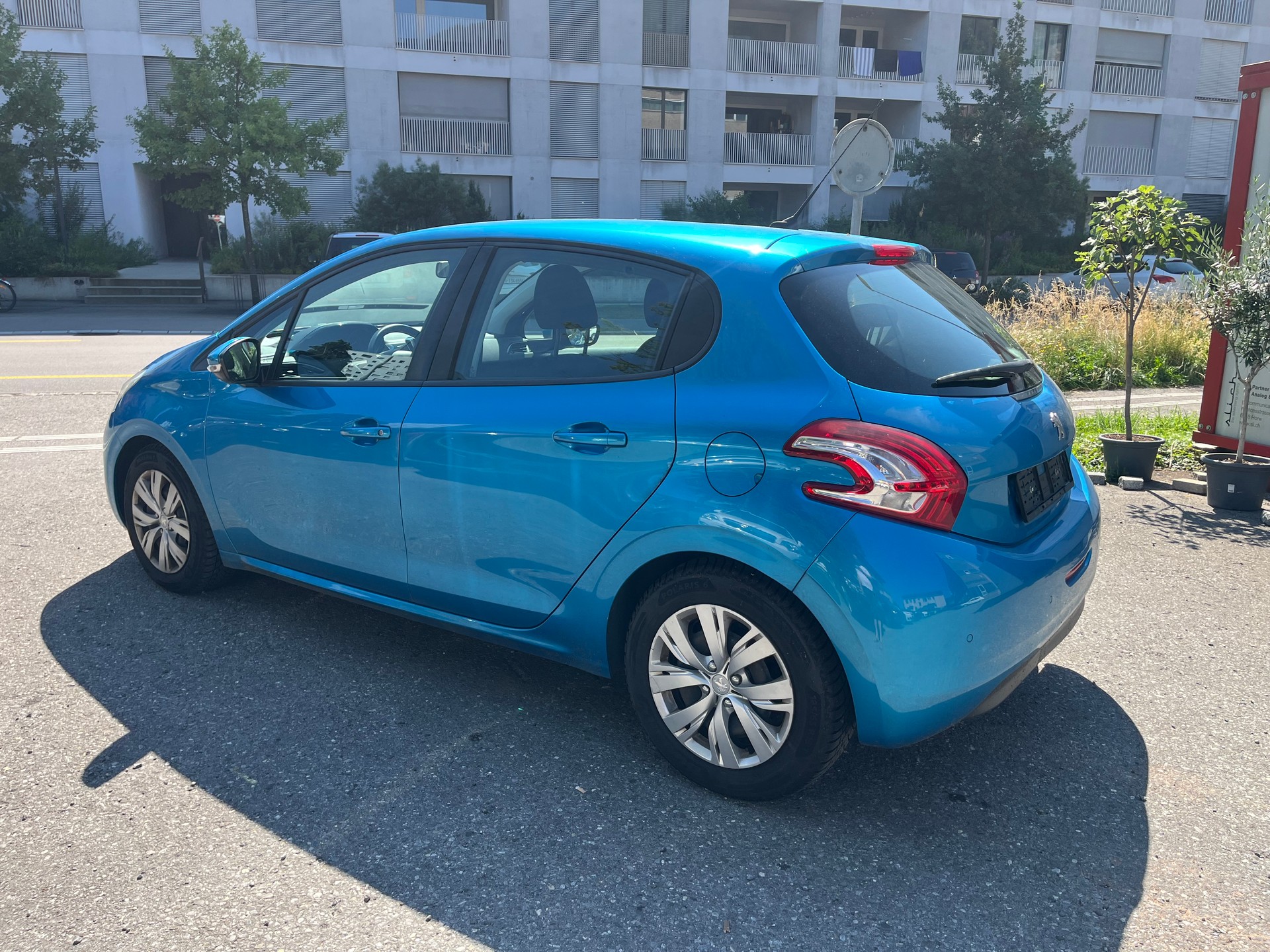 PEUGEOT 208 1.4 VTI Active-image-2