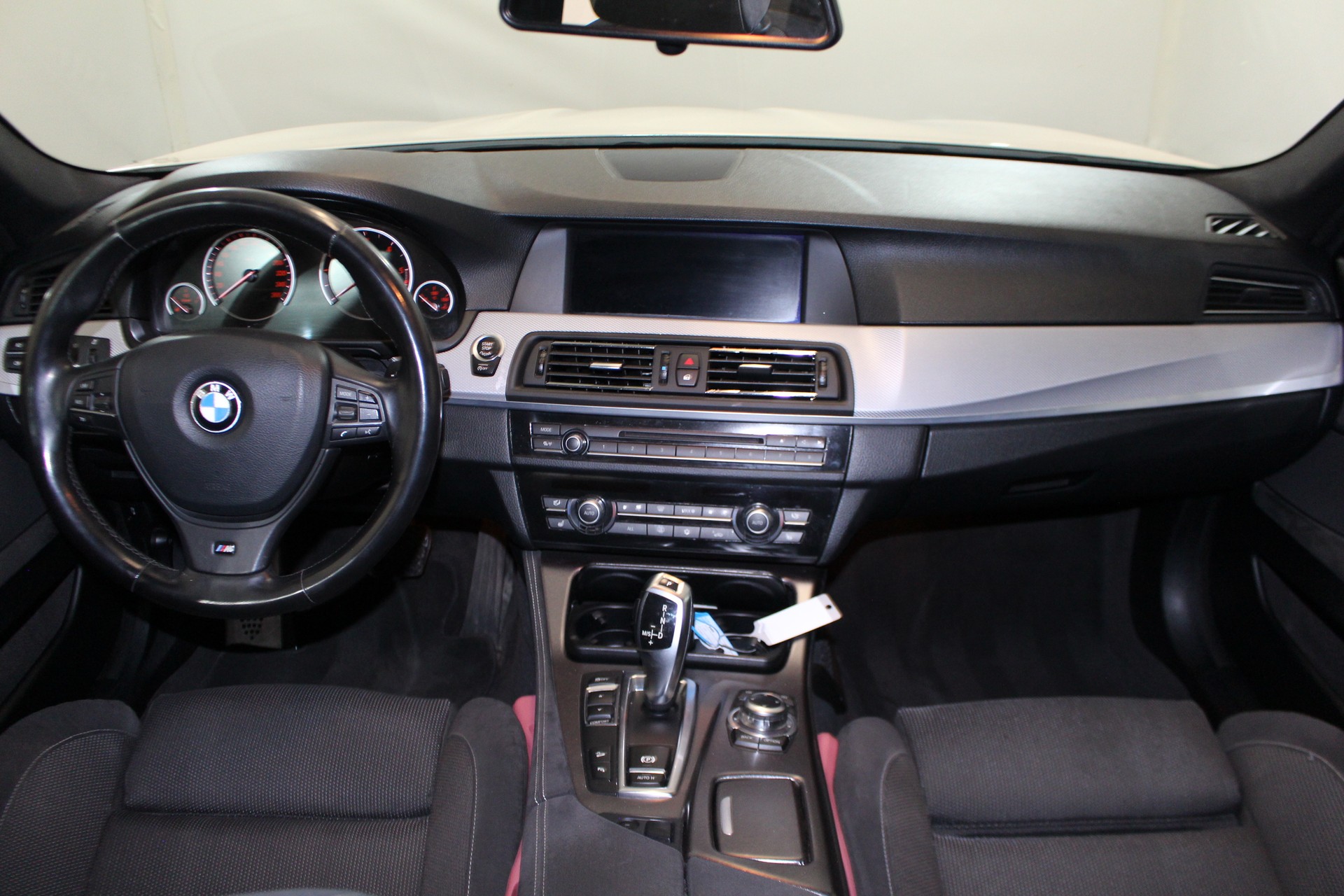 BMW 535d xDrive Touring-image-12