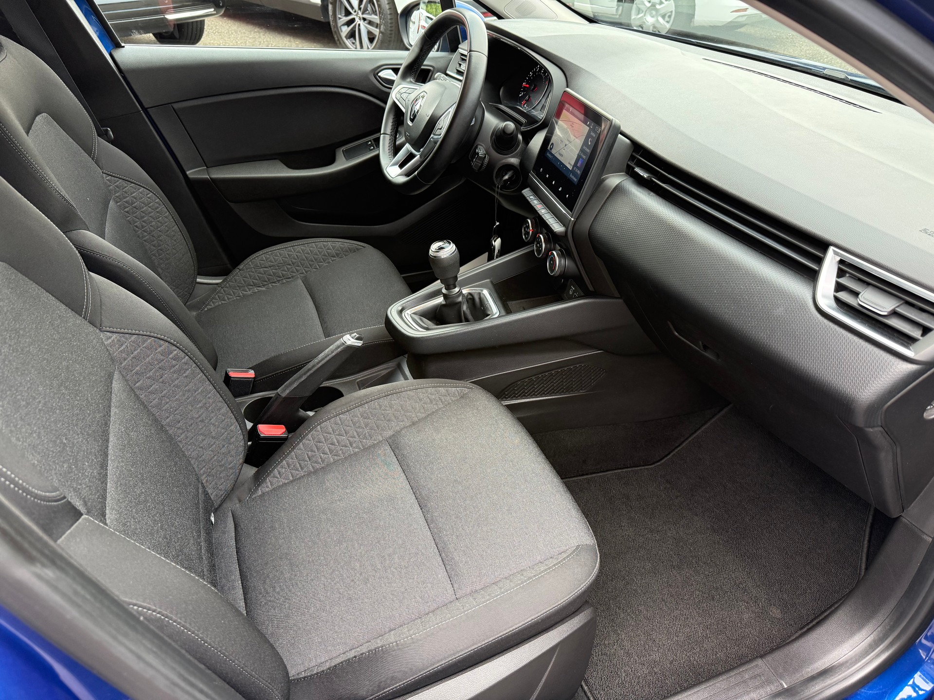 RENAULT Clio 1.0 Zen-image-9