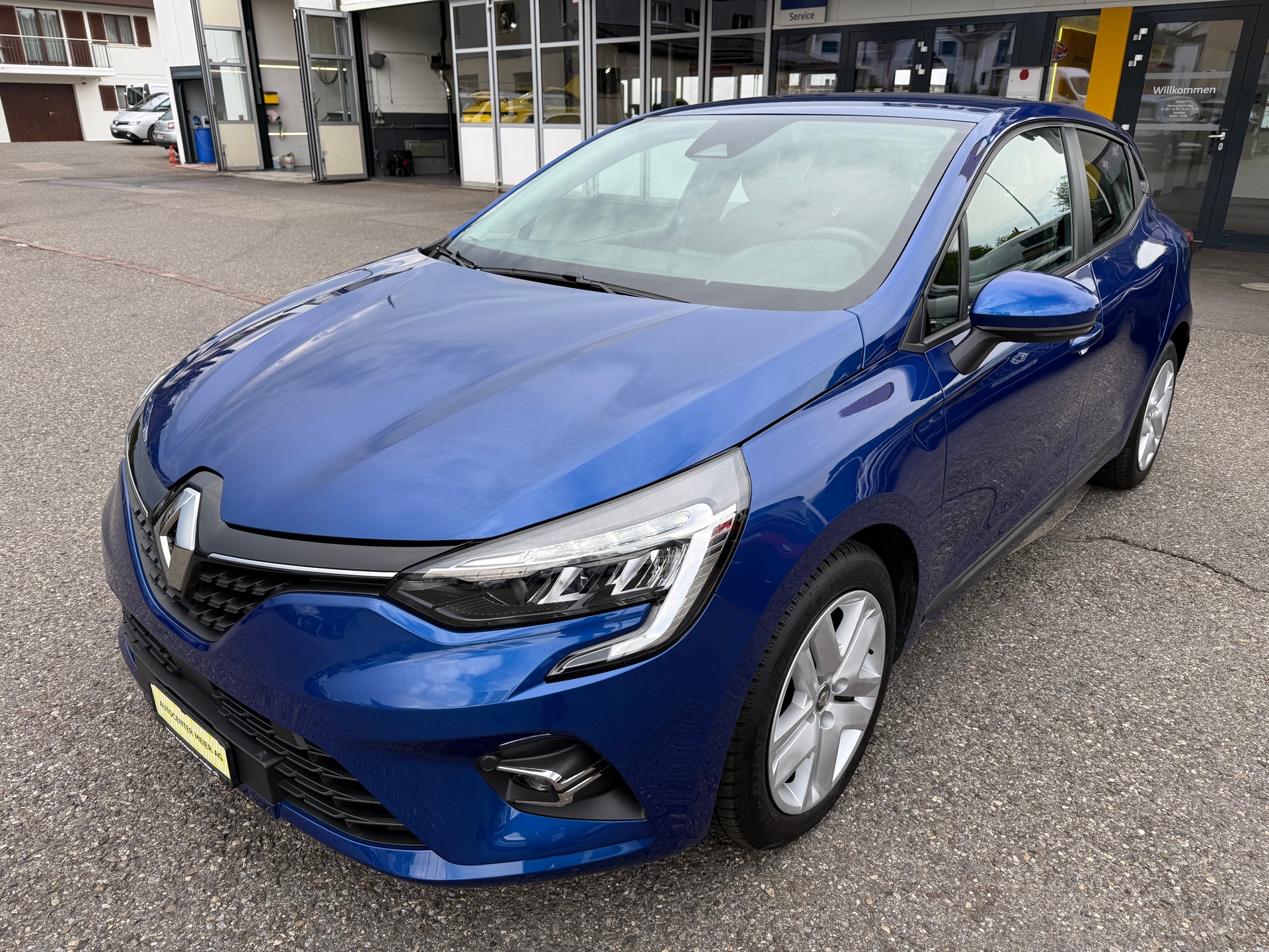 RENAULT Clio 1.0 Zen-showroom-element-1
