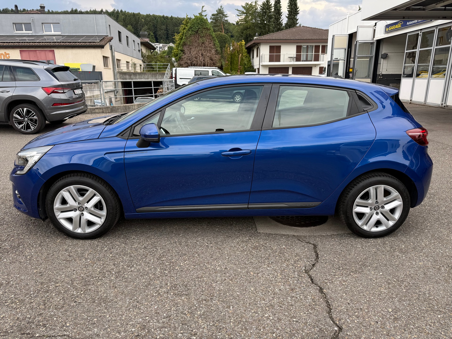 RENAULT Clio 1.0 Zen-showroom-element-2