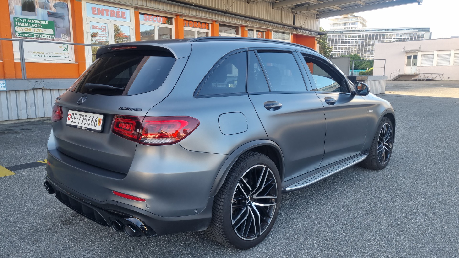 MERCEDES-BENZ GLC 43 AMG 4Matic 9G-Tronic-image-2