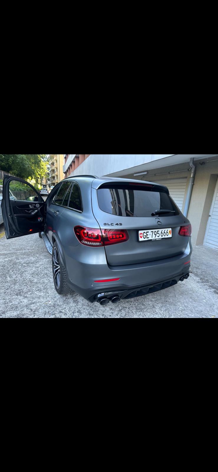 MERCEDES-BENZ GLC 43 AMG 4Matic 9G-Tronic-image-11