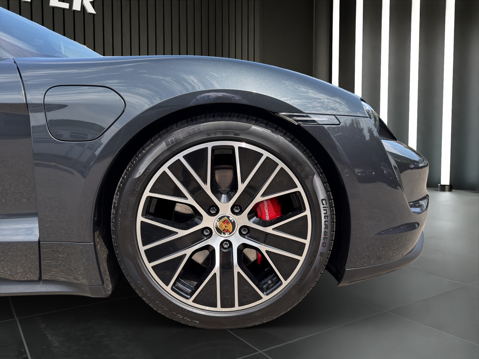 PORSCHE Taycan 4S-image-7