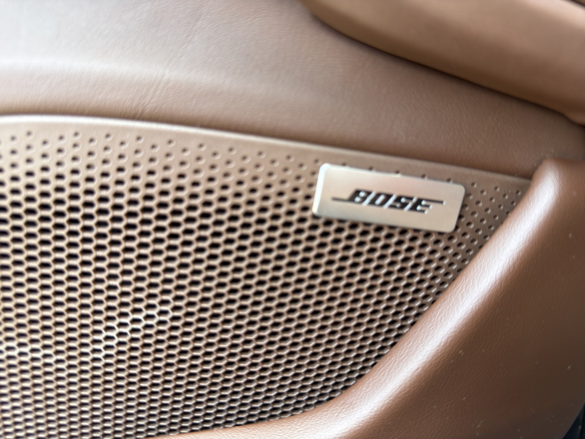 PORSCHE Taycan 4S-image-21
