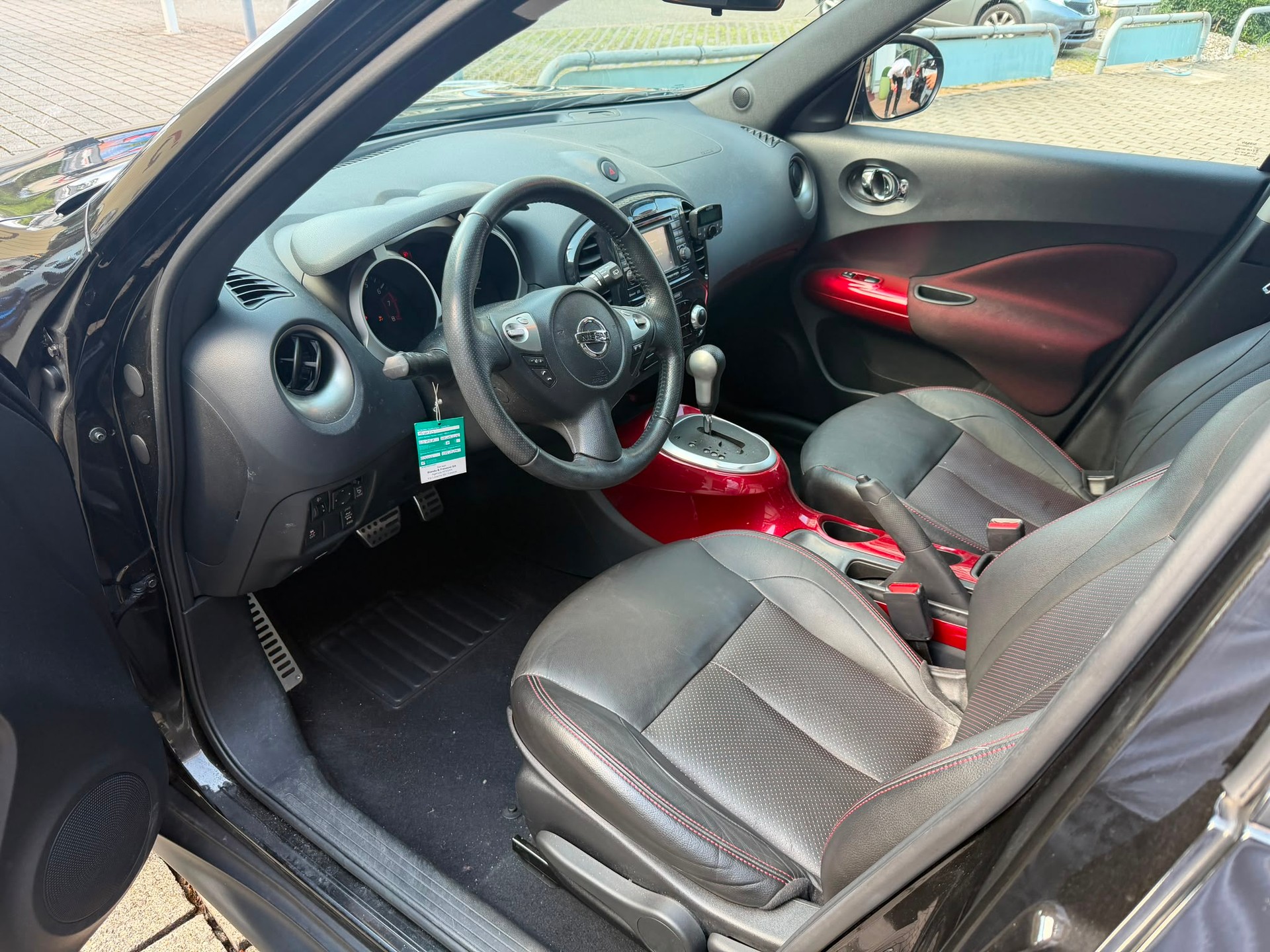 NISSAN Juke 1.6 DIG-T tekna 4x4 Xtronic M-CVT-image-16