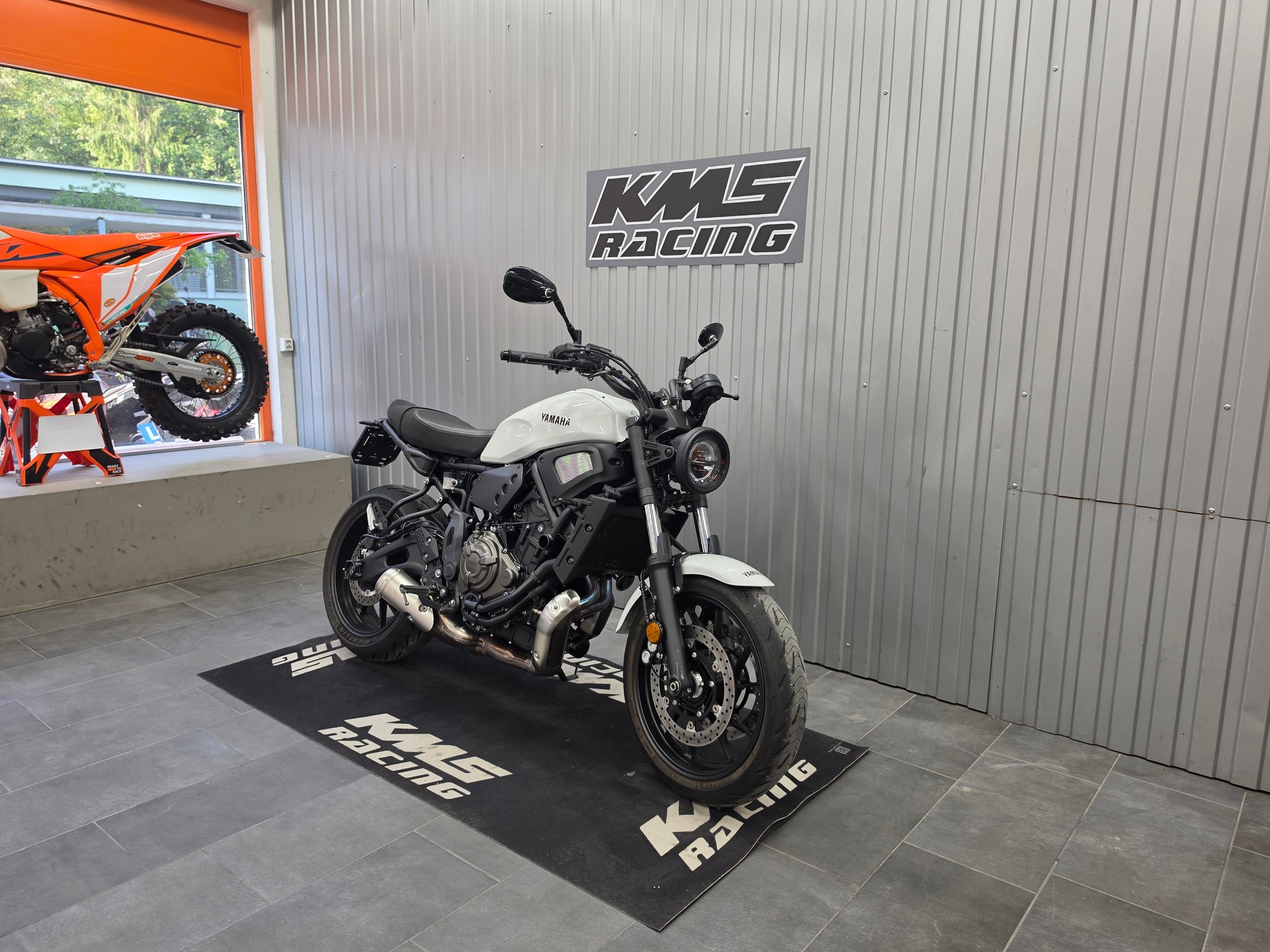 YAMAHA XSR 700-image-4