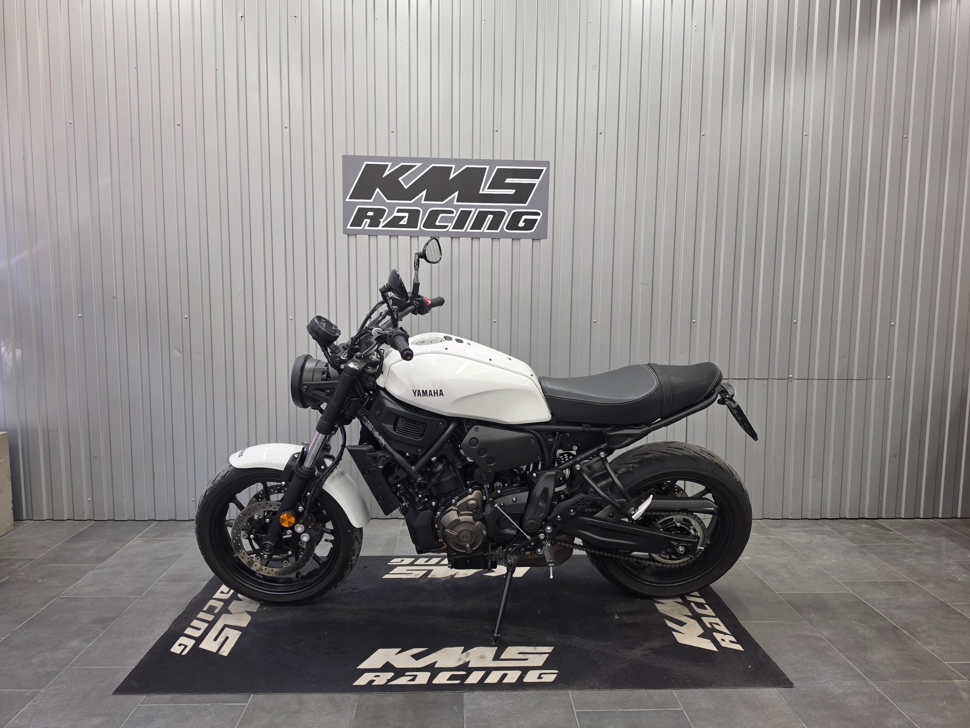 YAMAHA XSR 700-image-1