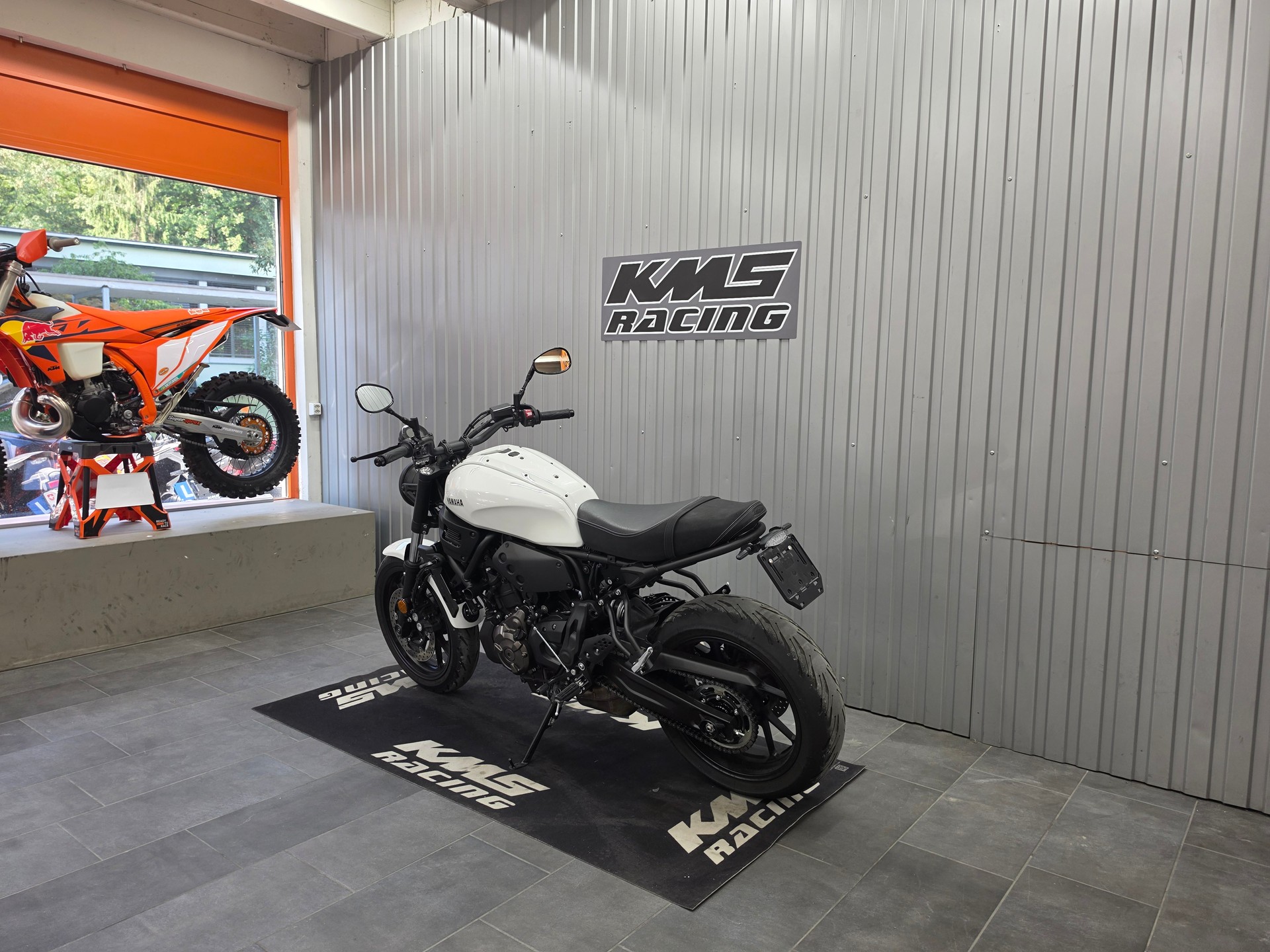 YAMAHA XSR 700-image-3