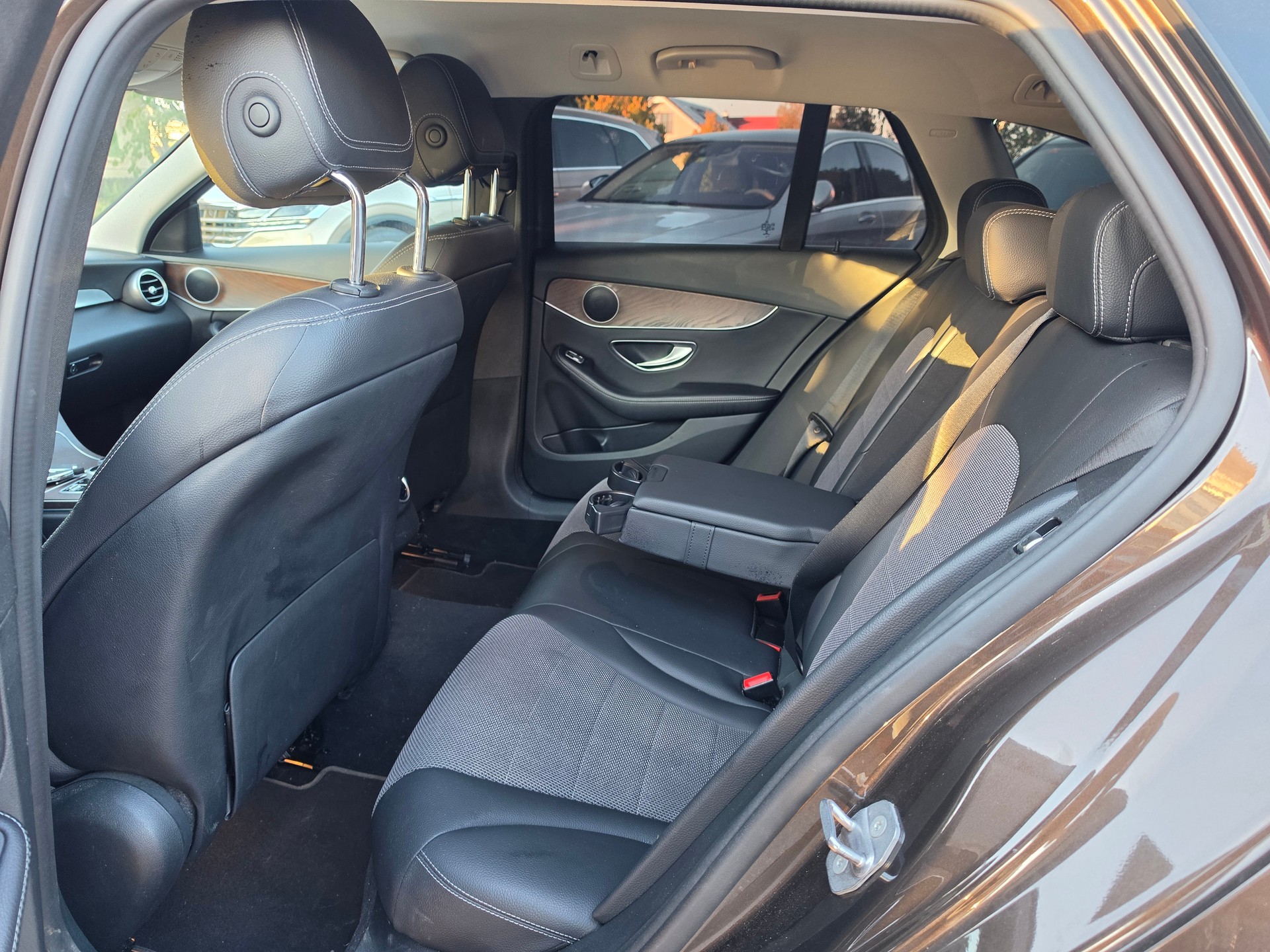 MERCEDES-BENZ C 220 d Swiss Star Avantgarde 4Matic 9G-Tronic-image-10