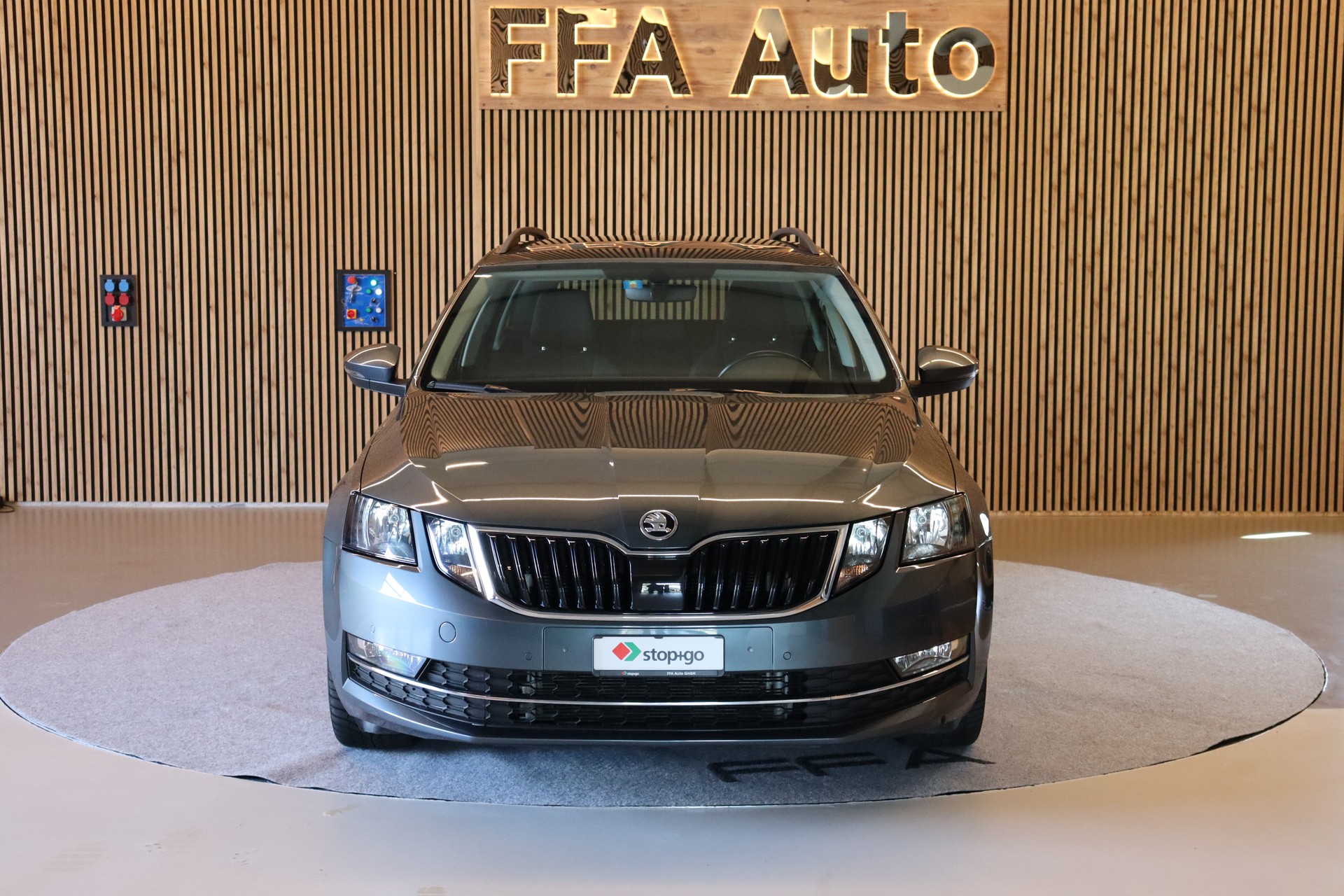 SKODA Octavia Combi 2.0 TDI 184 Style 4x4 DSG-showroom-element-1
