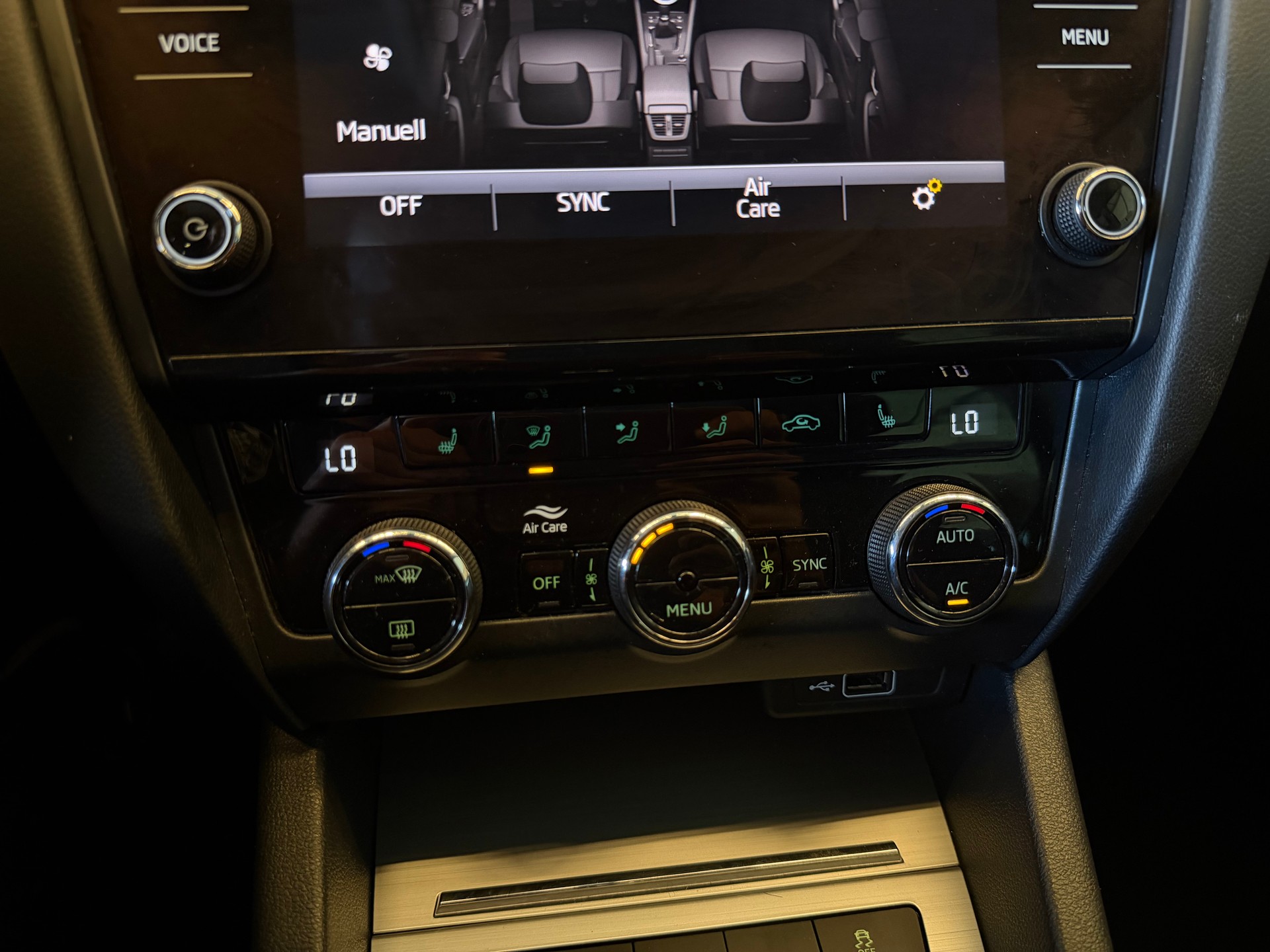 SKODA Octavia Combi 2.0 TDI 184 Style 4x4 DSG-image-21