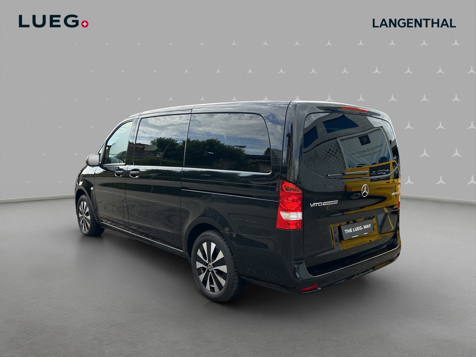 MERCEDES-BENZ Vito 116 CDI Lang Select Tourer 4Matic 9G-Tronic-image-2