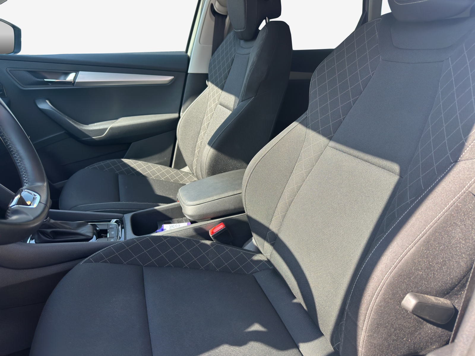 SKODA Karoq 1.5 TSI ACT Ambition DSG-image-7