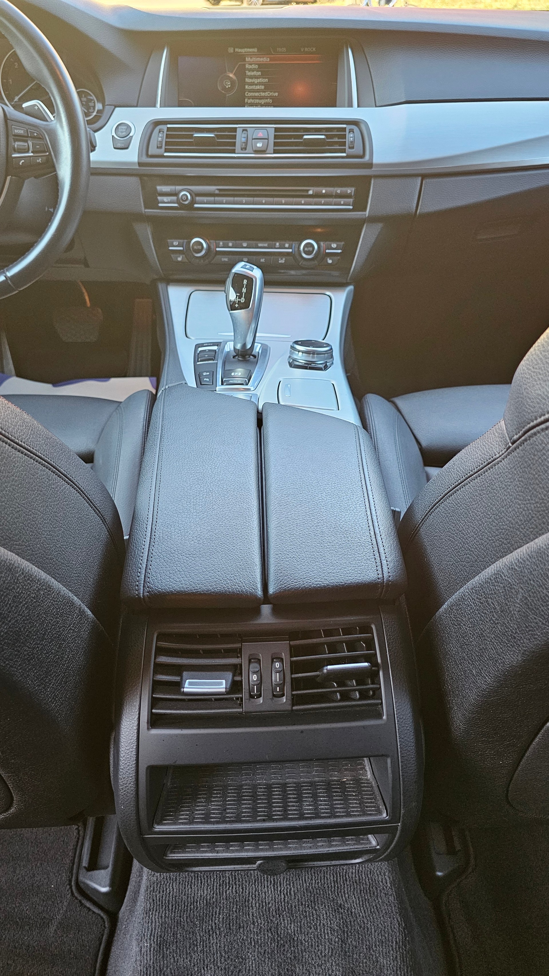 BMW 520d xDrive Steptronic-image-11