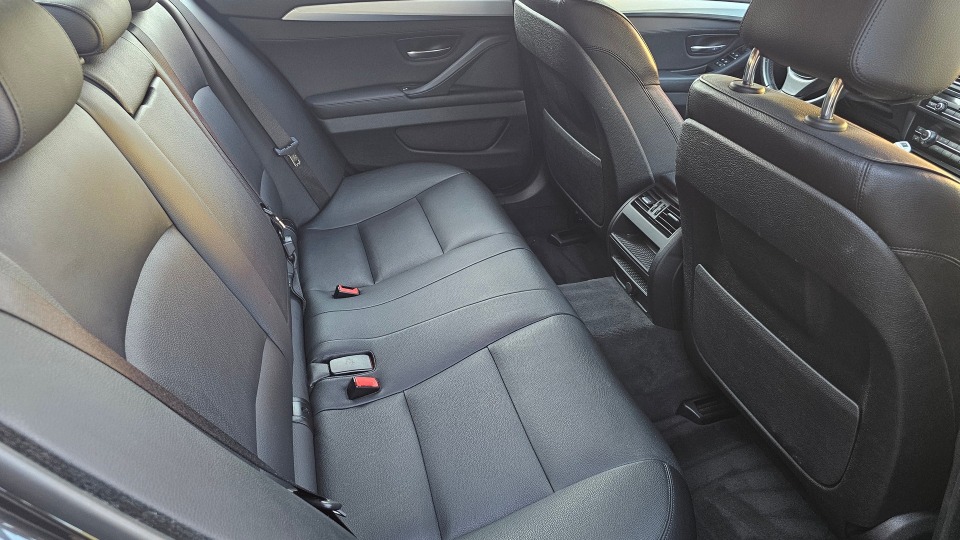 BMW 520d xDrive Steptronic-image-13