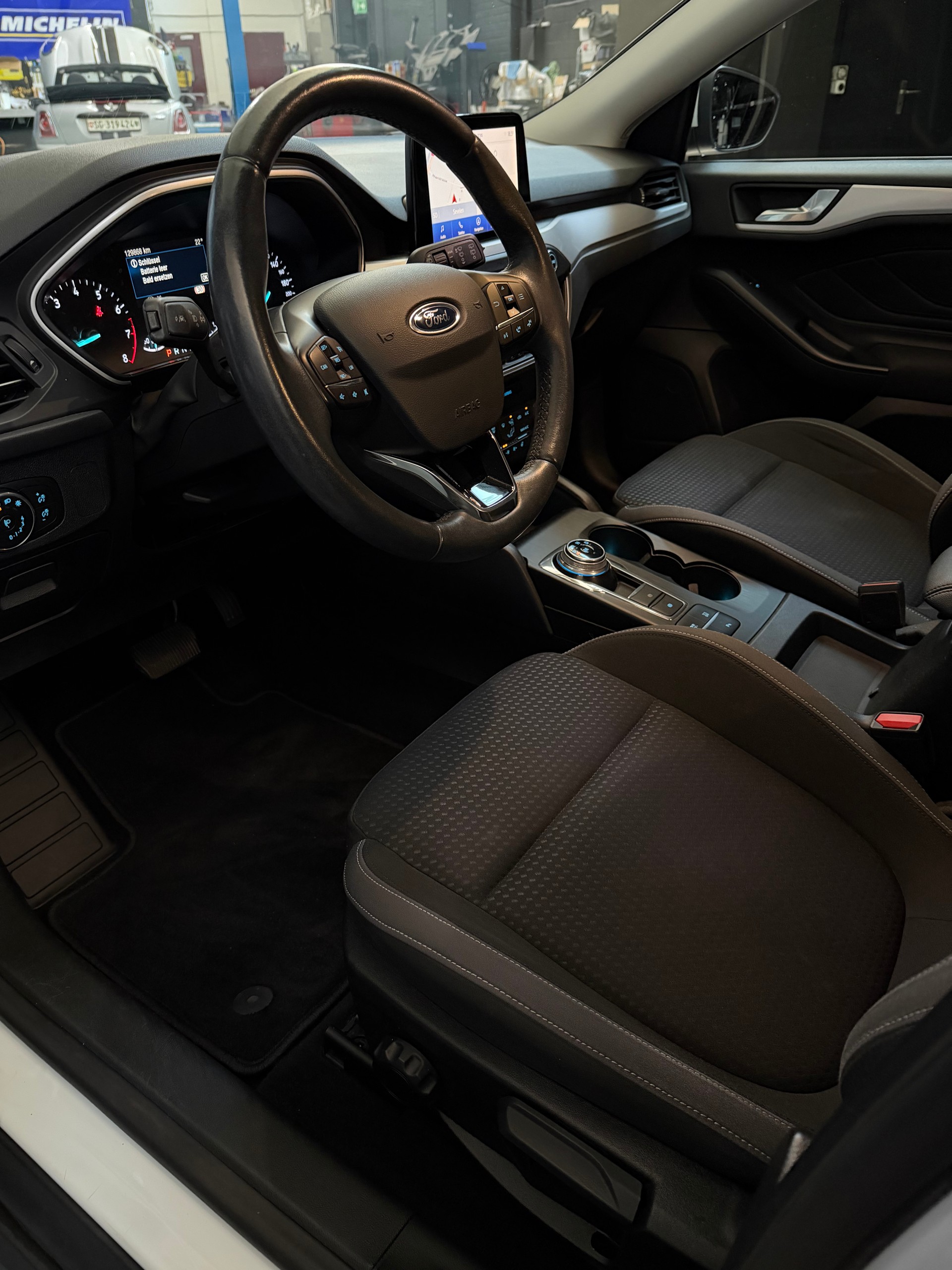 FORD Focus 1.0 SCTi Active Automatic-showroom-element-3