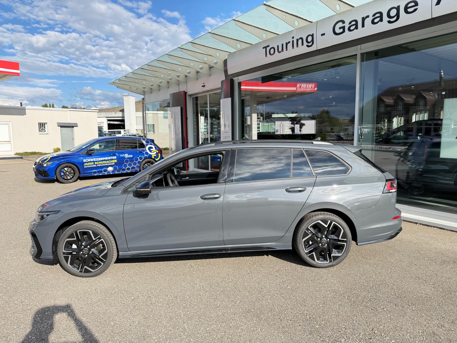 VW Golf Variant 2.0 TSI R-Line DSG 4 Motion-showroom-element-1