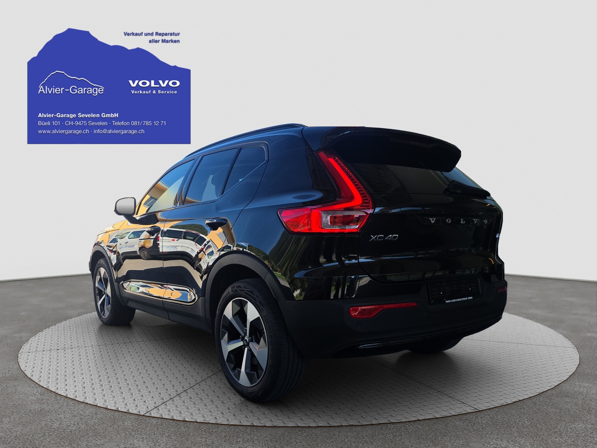 VOLVO XC40 B4 Benzin Mild Hybrid Ultimate Dark DCT-image-3
