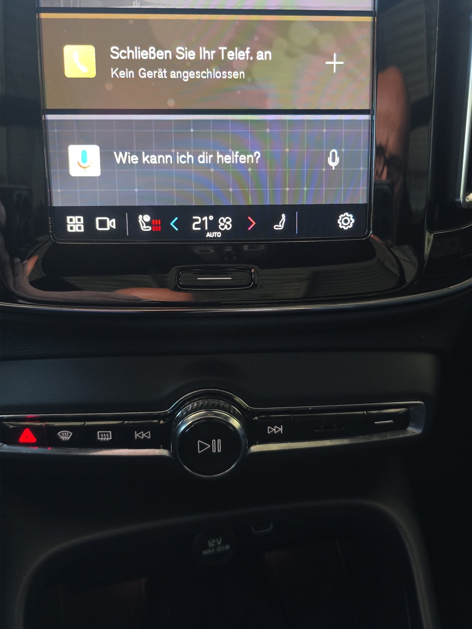 VOLVO XC40 B4 Benzin Mild Hybrid Ultimate Dark DCT-image-12