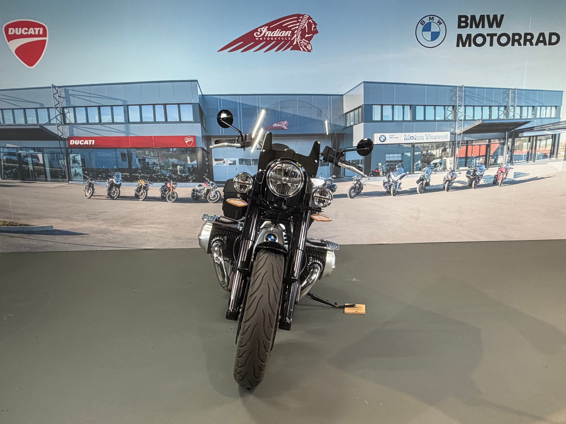 BMW R 18 Classic-image-1