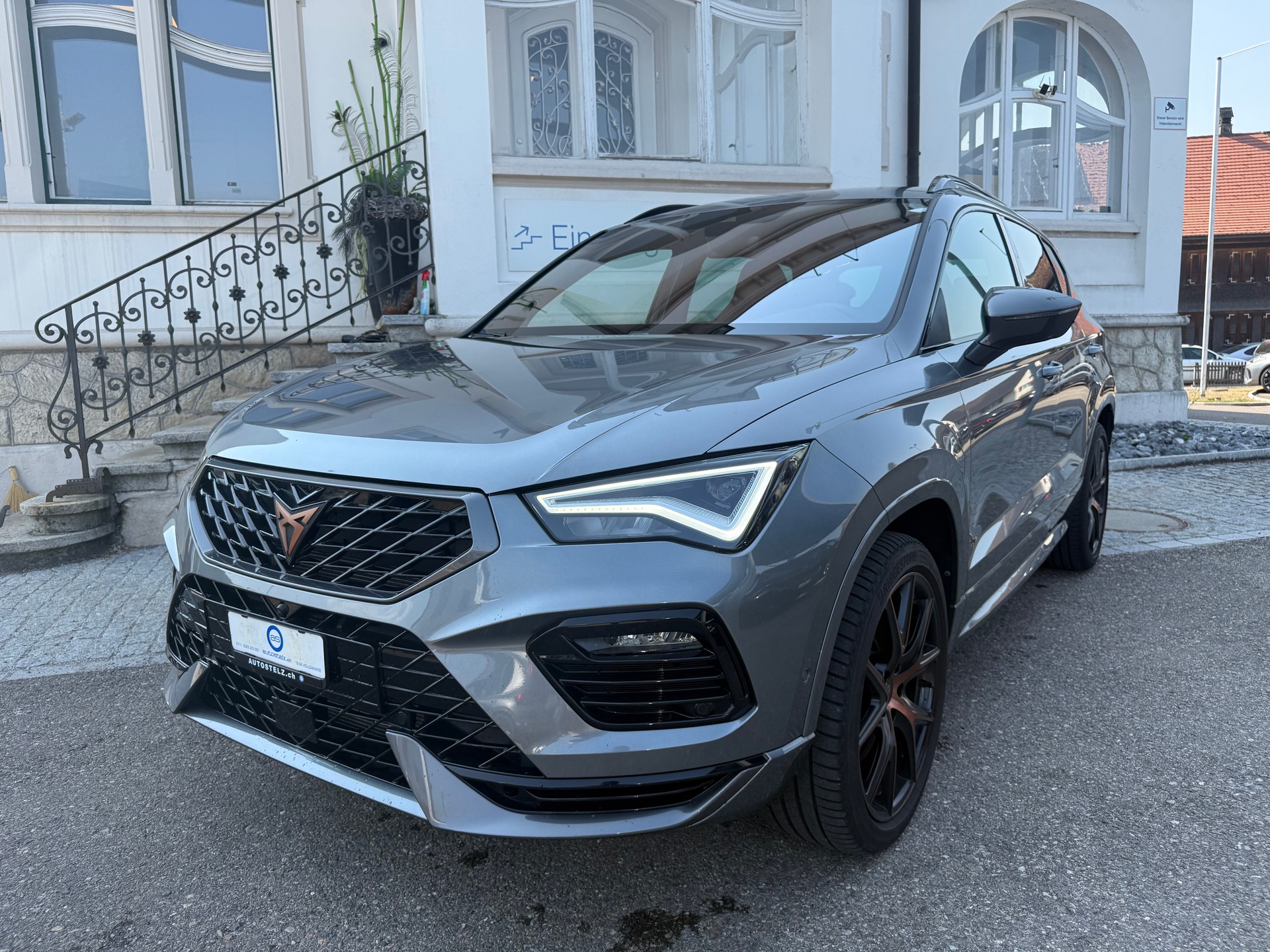 CUPRA Ateca 2.0 TSI VZ 4Drive DSG ** AKRAPOVIC - ABGASANLAGE **-showroom-element-1