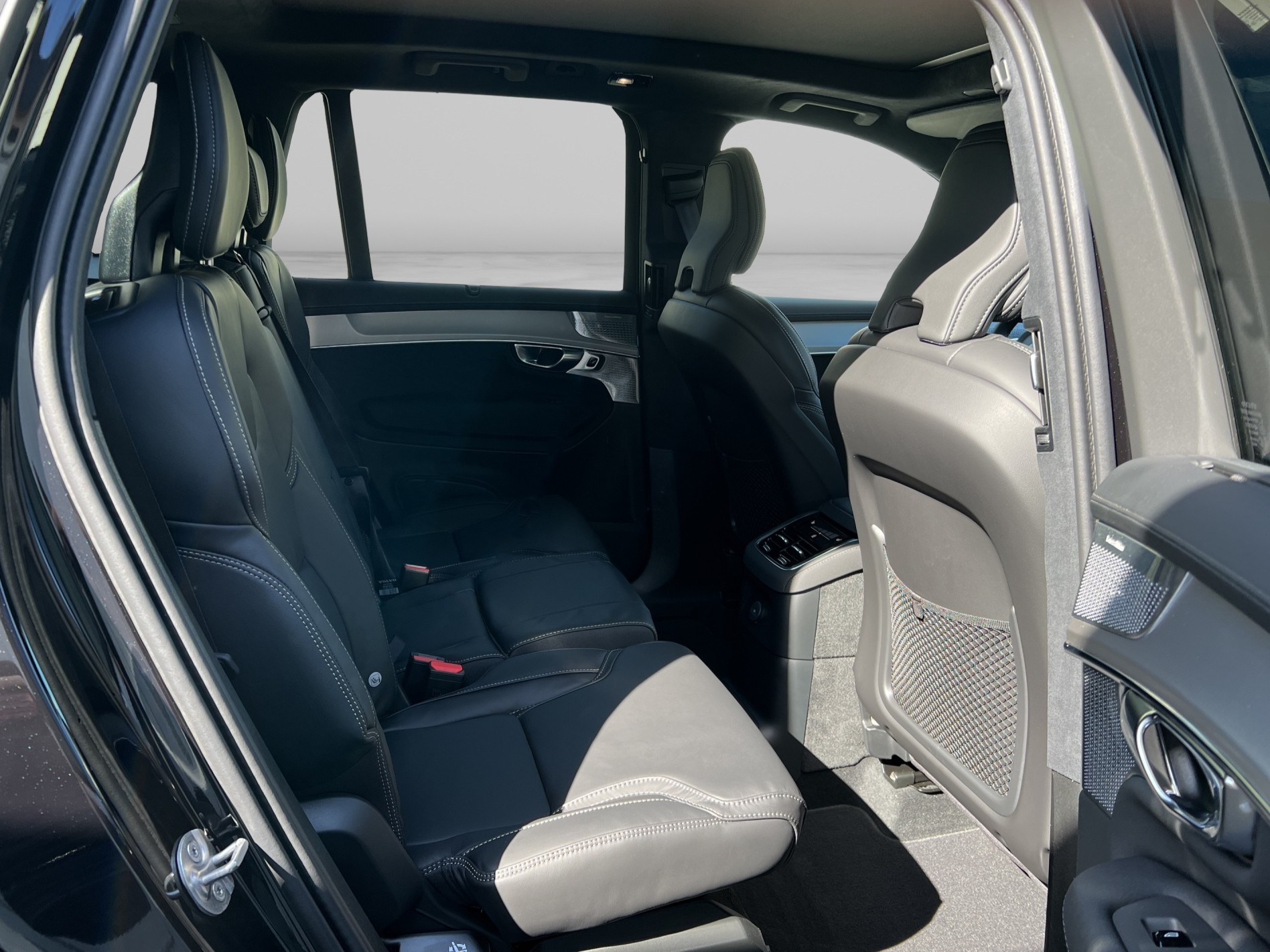 VOLVO XC90 2.0 T8 TE Black Edition eAWD-image-14