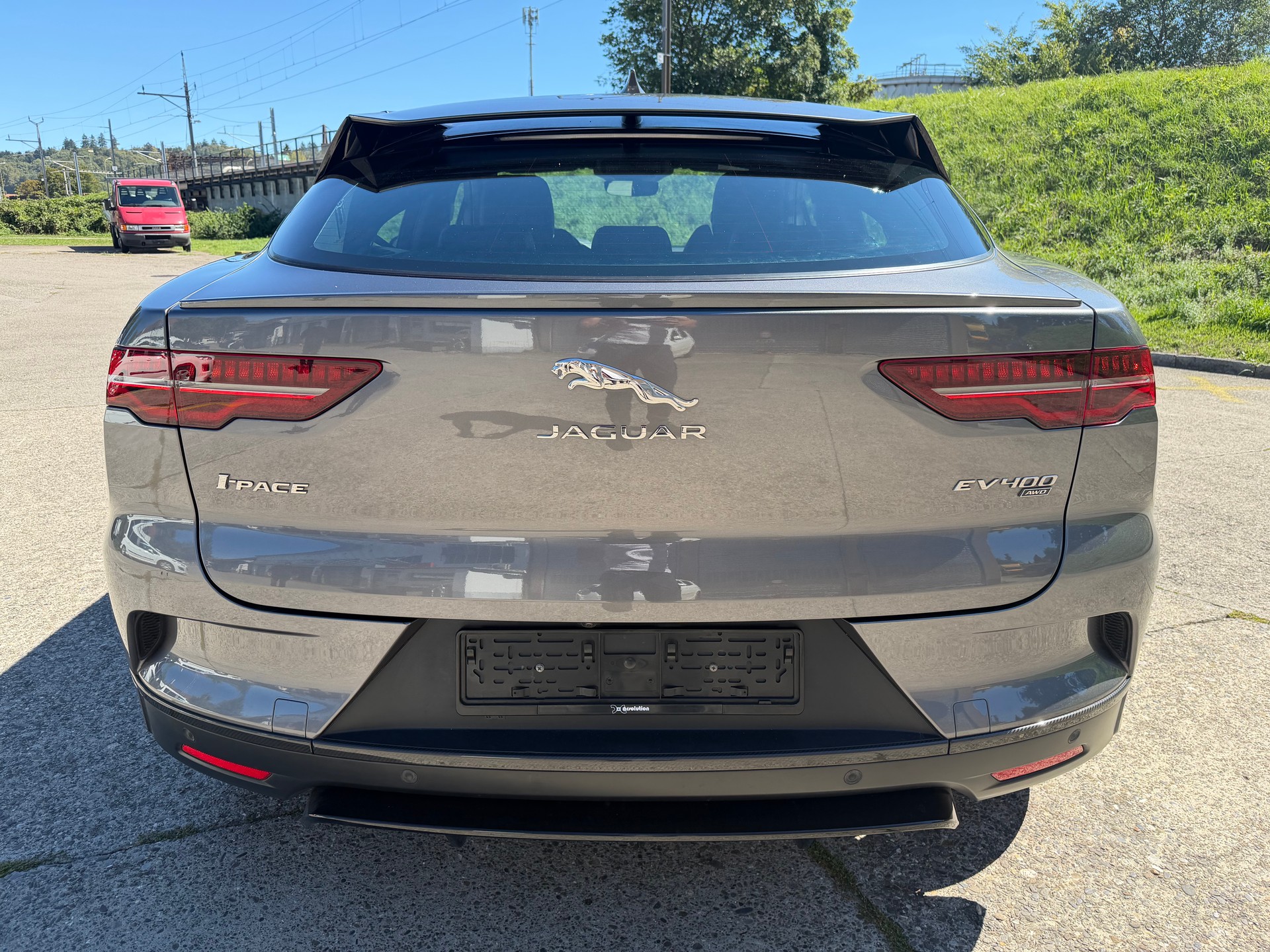 JAGUAR I-Pace EV400 S AWD-showroom-element-3