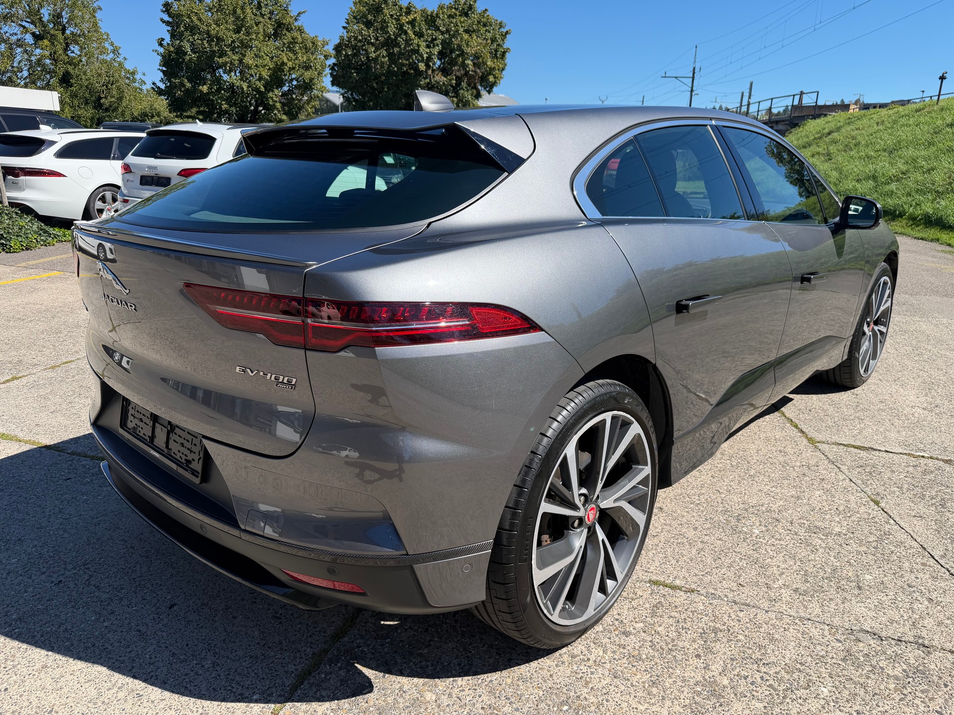 JAGUAR I-Pace EV400 S AWD-image-4