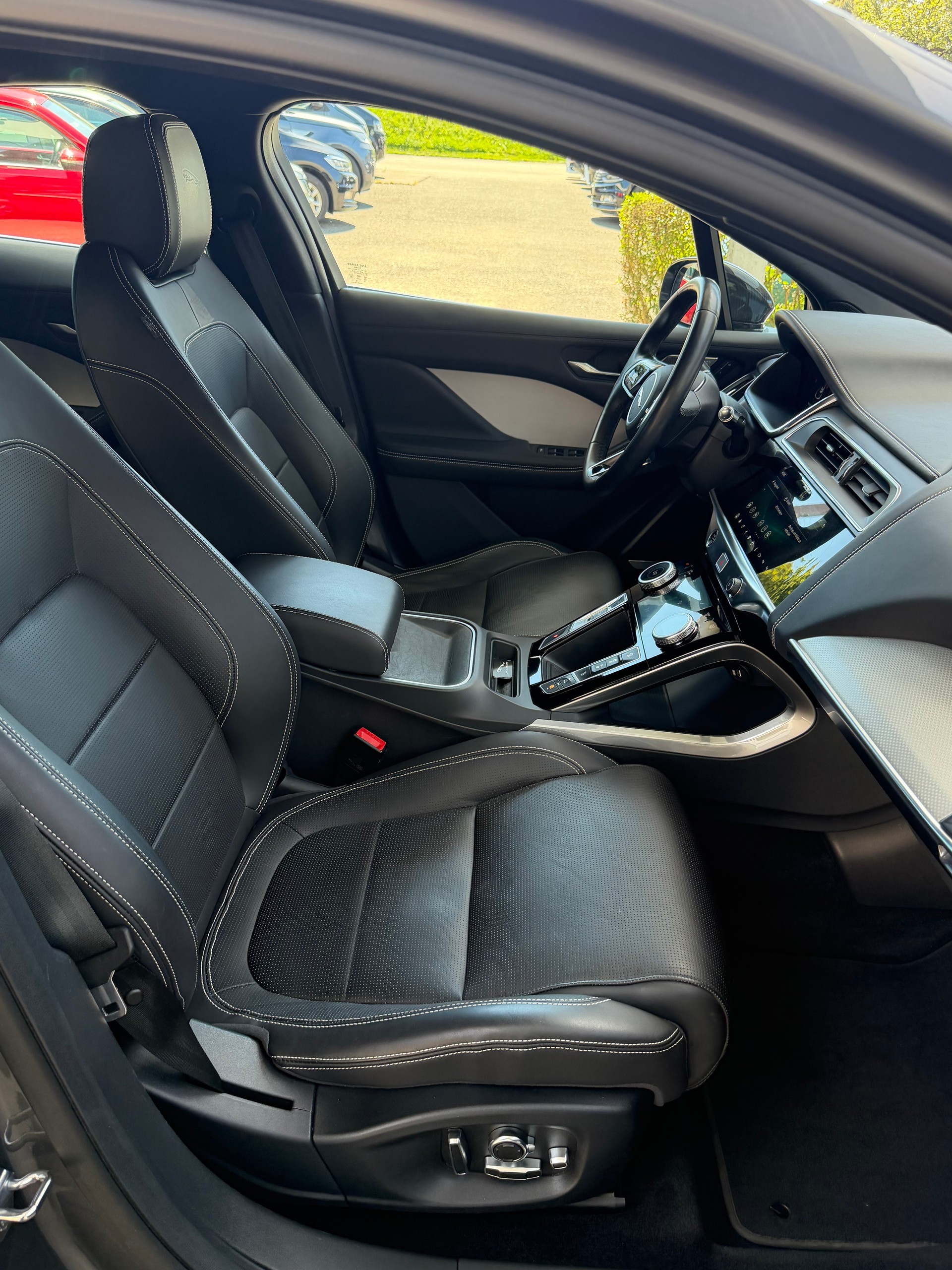JAGUAR I-Pace EV400 S AWD-image-16