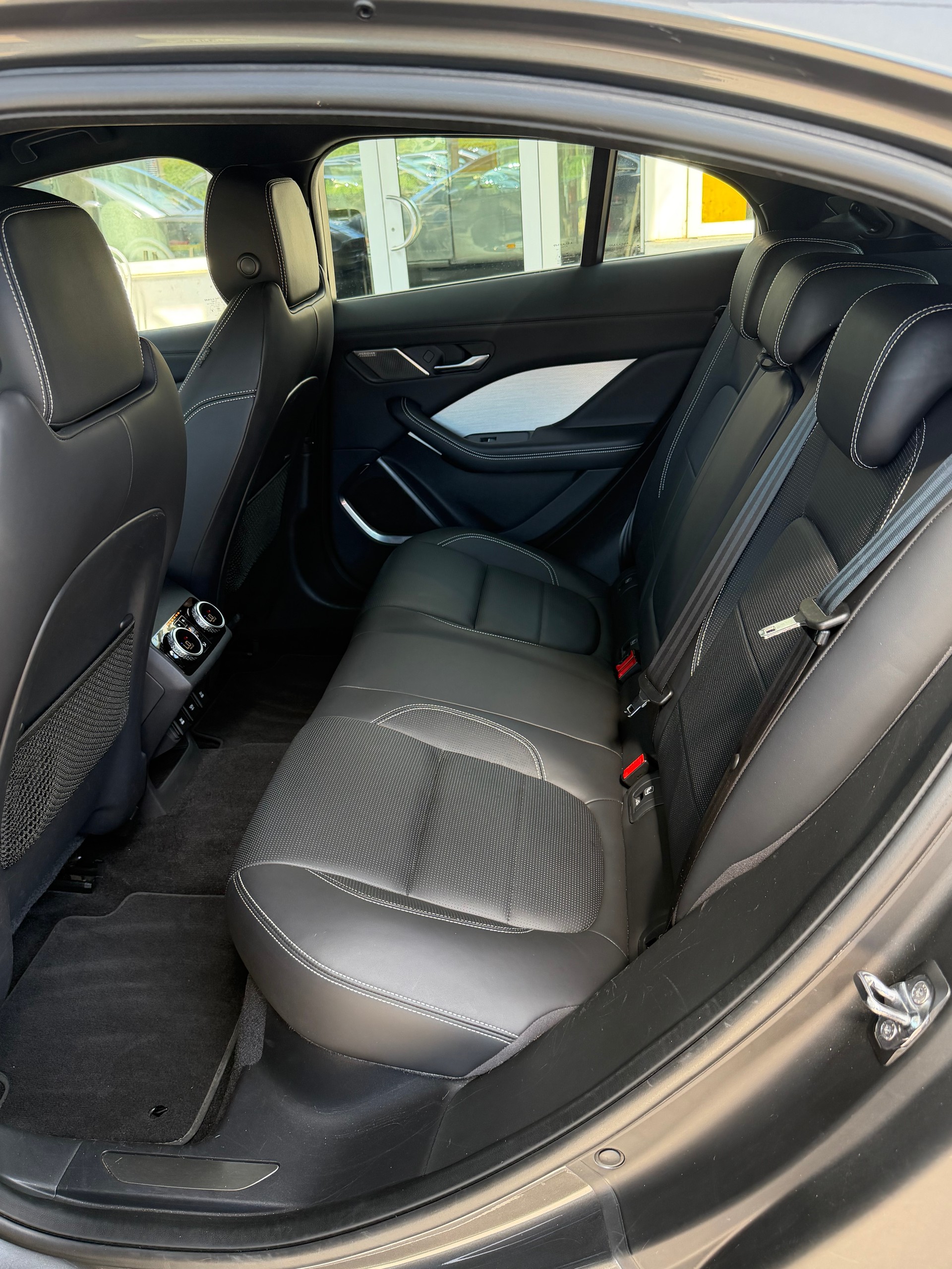 JAGUAR I-Pace EV400 S AWD-image-14