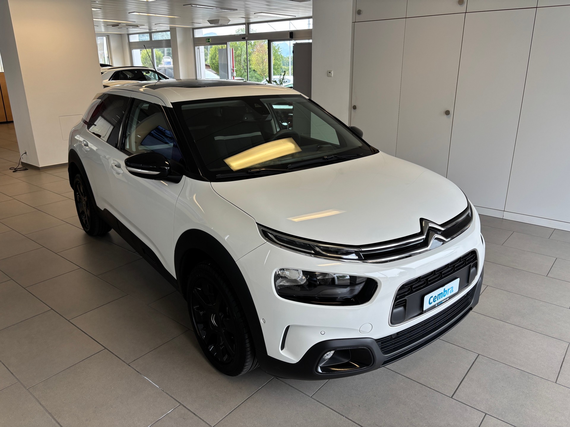 CITROEN C4 Cactus 1.2 Pure Tech Shine EAT6-showroom-element-1