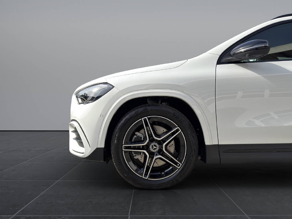 MERCEDES-BENZ GLA 250 4MATIC Swiss Star-image-16
