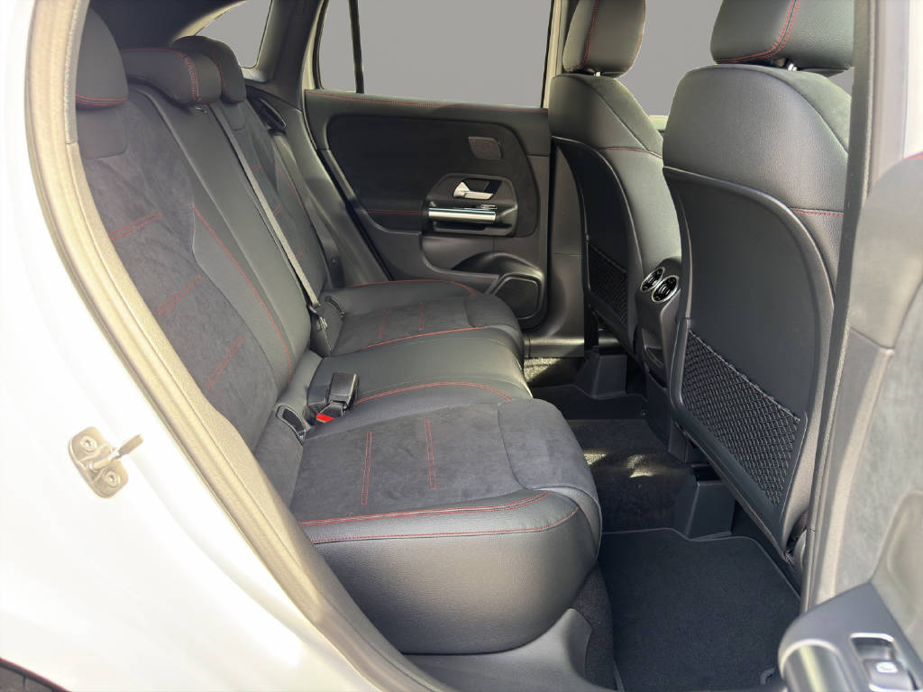 MERCEDES-BENZ GLA 250 4MATIC Swiss Star-image-13