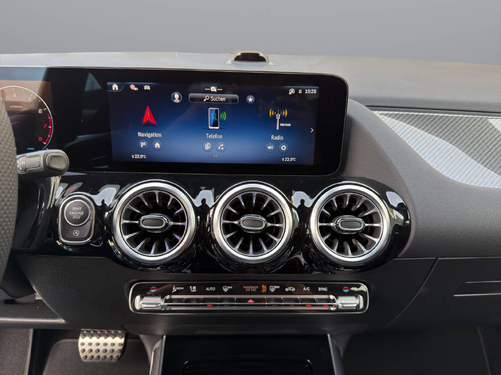 MERCEDES-BENZ GLA 250 4MATIC Swiss Star-image-10
