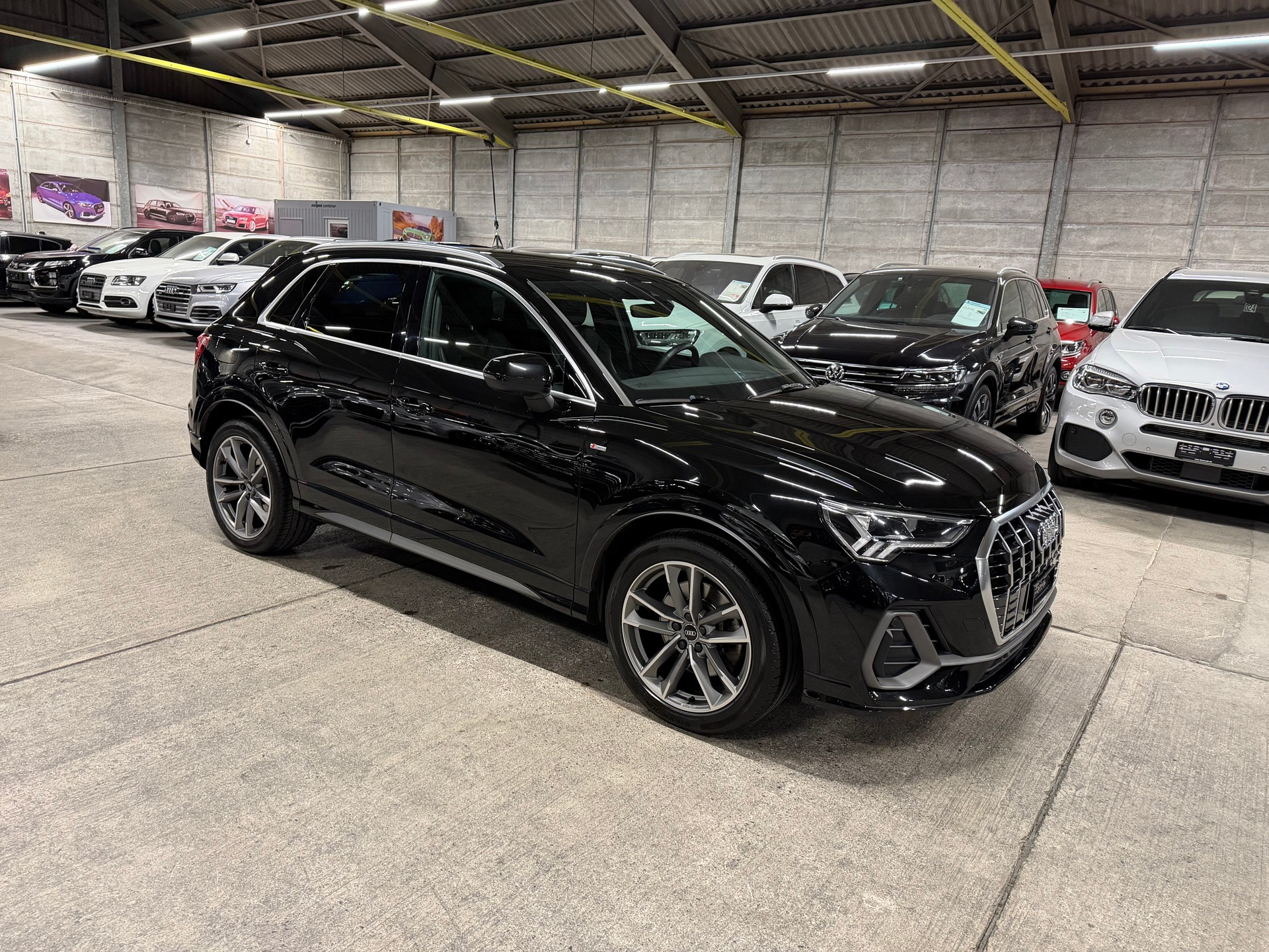 AUDI Q3 40 TFSI S line quattro S-tronic-showroom-element-2