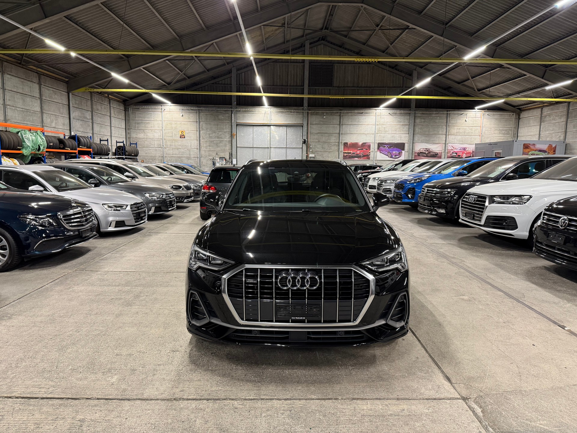 AUDI Q3 40 TFSI S line quattro S-tronic-image-9