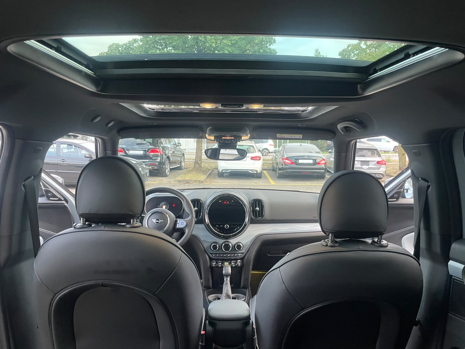 MINI Countryman Cooper SE Untamed Edition ALL4 PHEV Steptronic-image-11