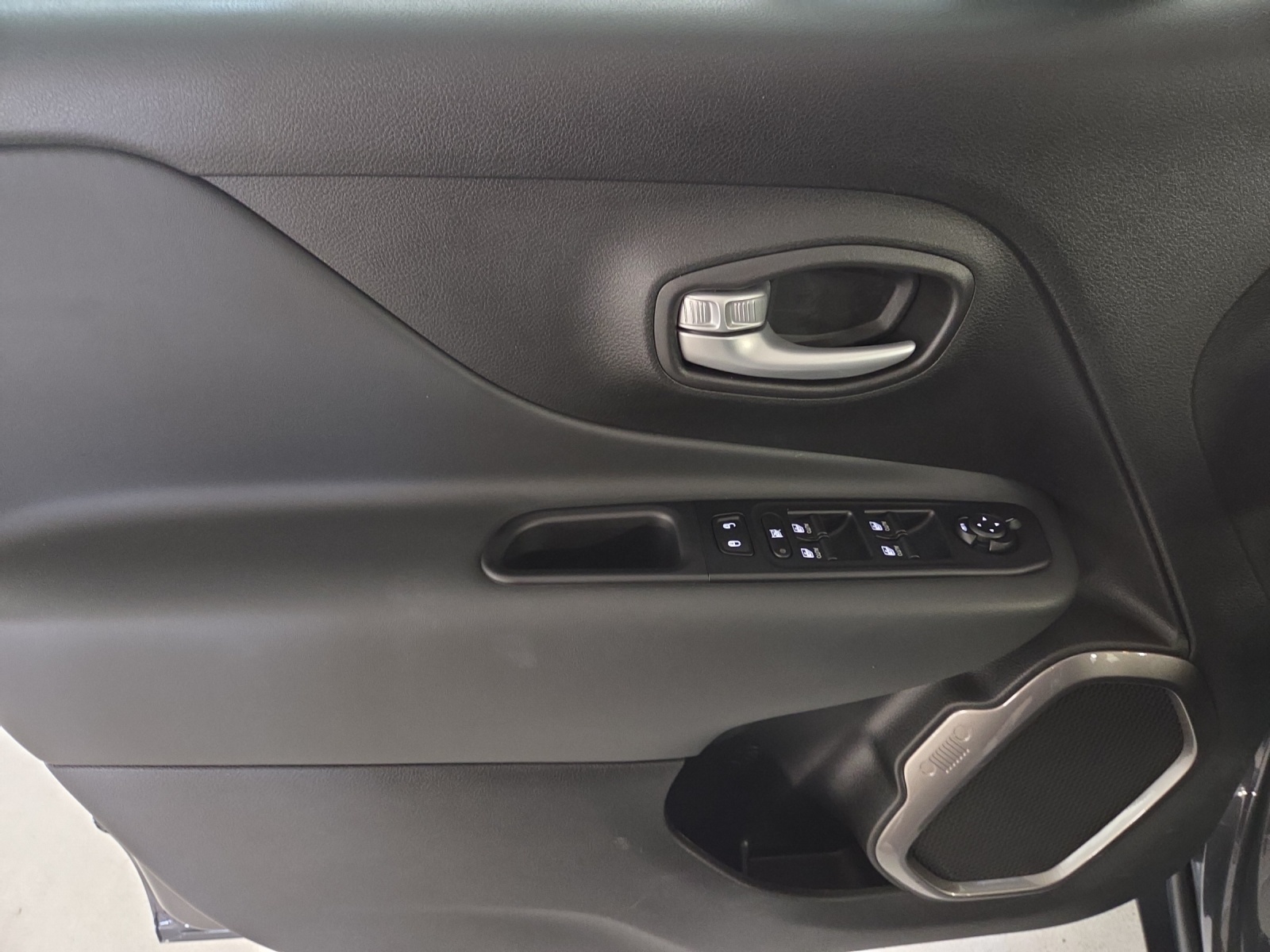 JEEP Renegade 1.5 MHEV-image-8