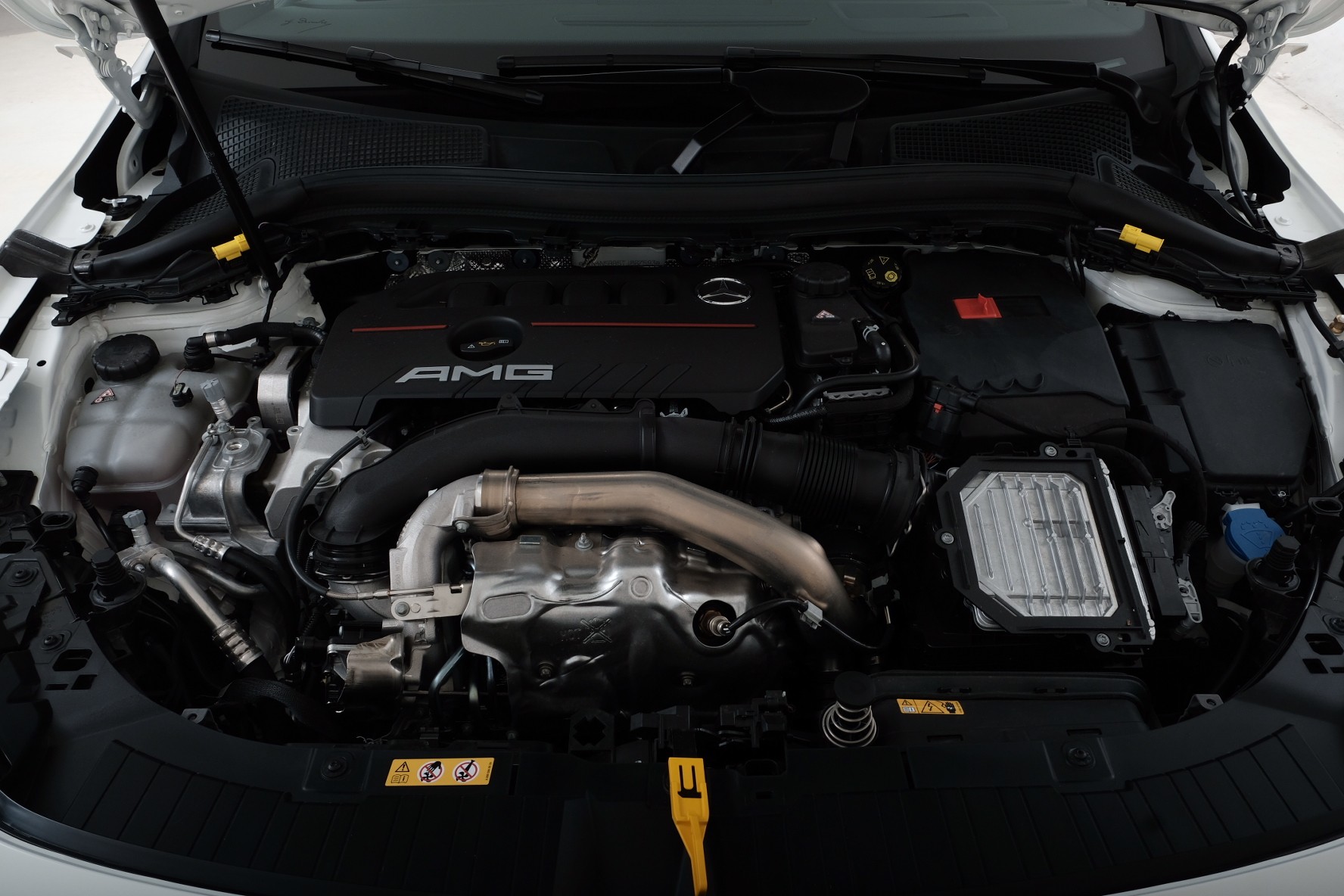 MERCEDES-BENZ GLA 35 AMG 4matic H247-showroom-element-2