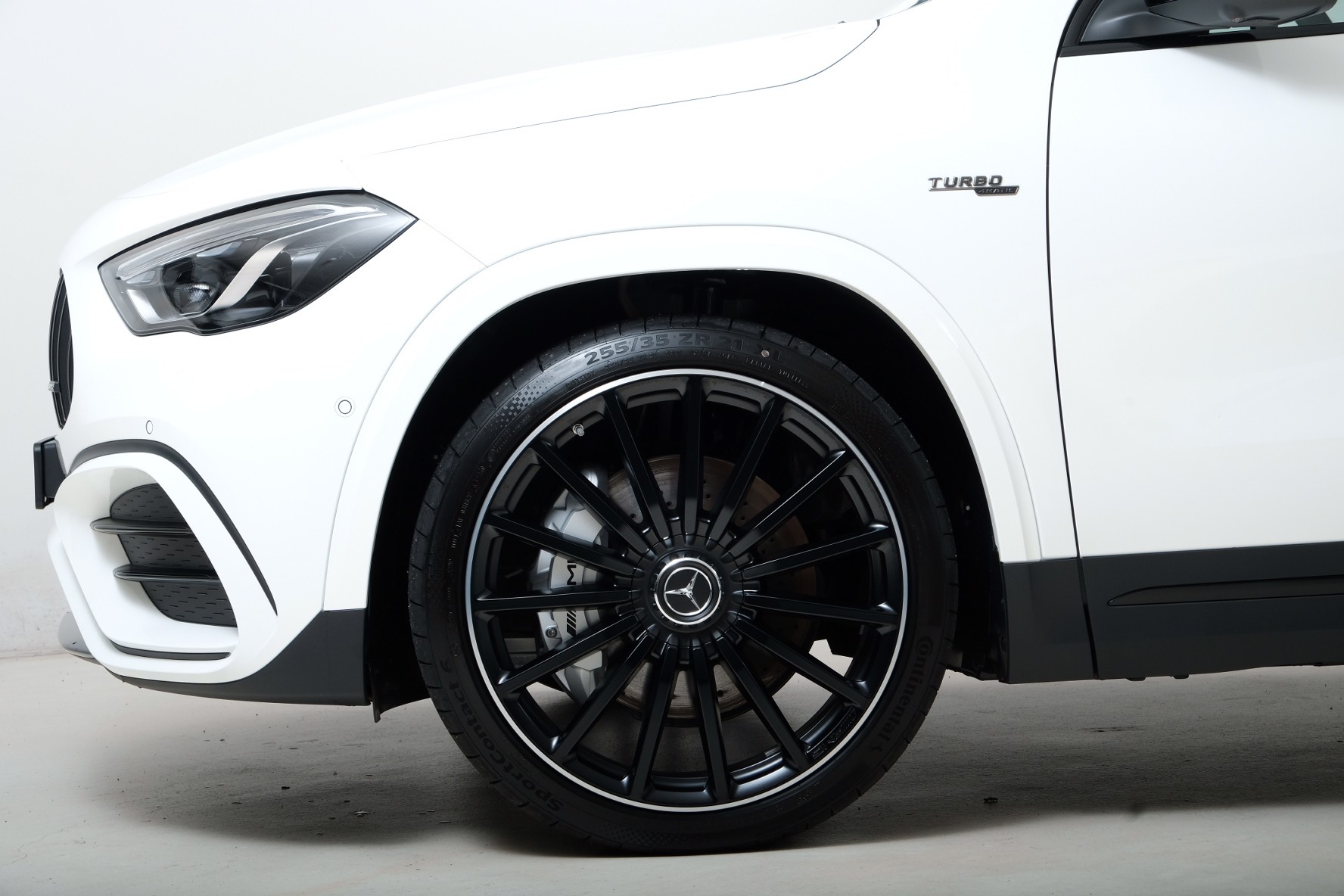 MERCEDES-BENZ GLA 35 AMG 4matic H247-showroom-element-3