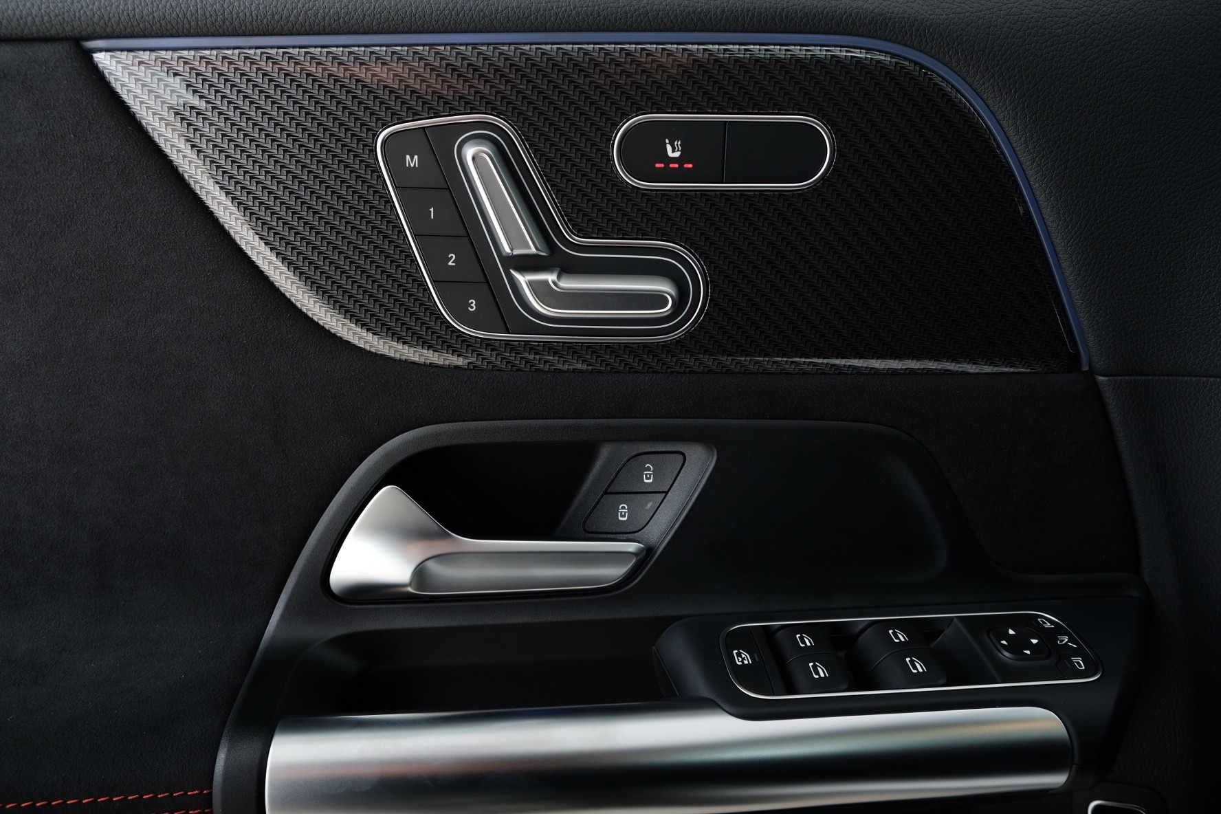 MERCEDES-BENZ GLA 35 AMG 4matic H247-image-10