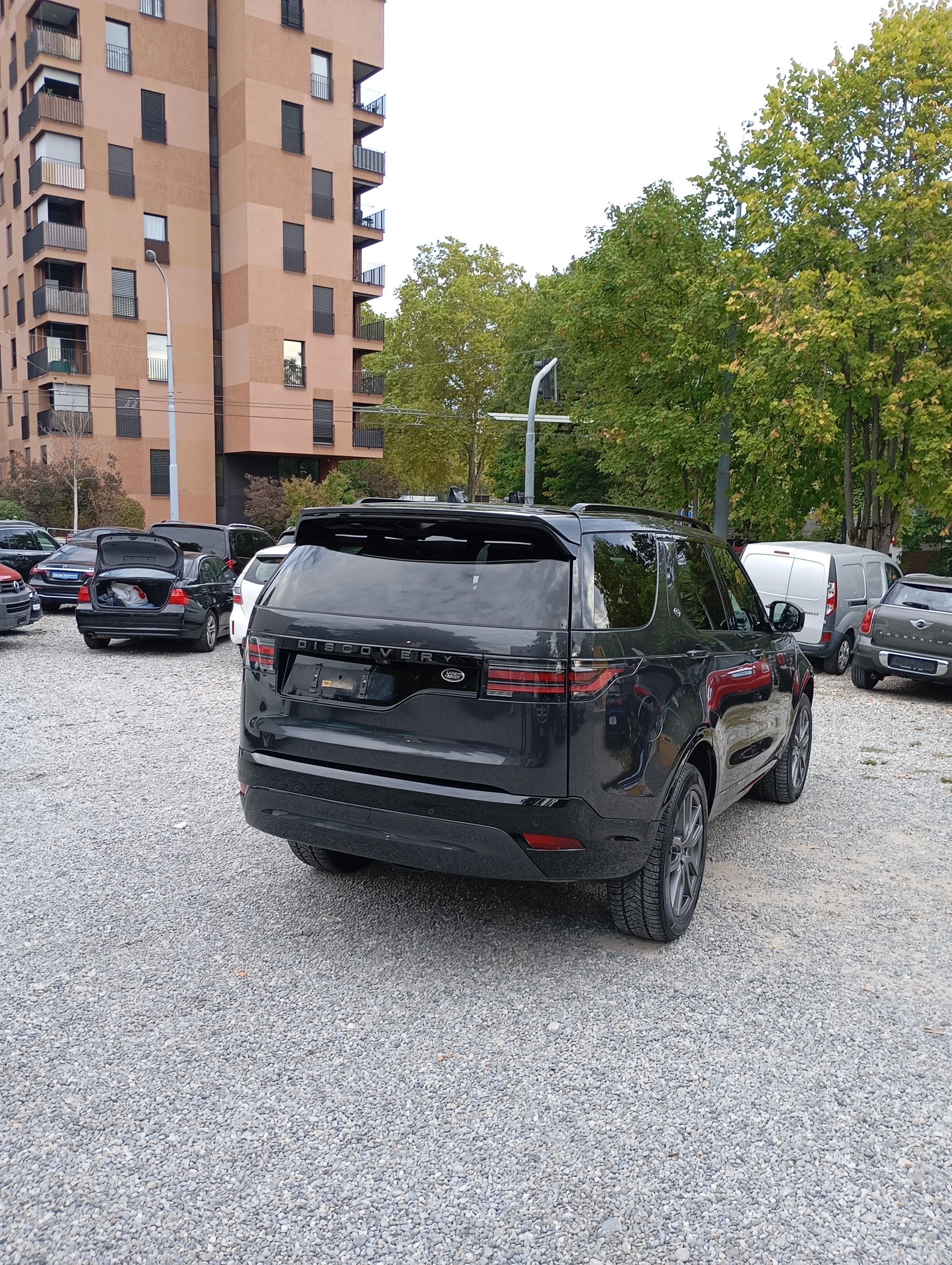 LAND ROVER Discovery 3.0D I6 250 SE AWD Automatic-image-15