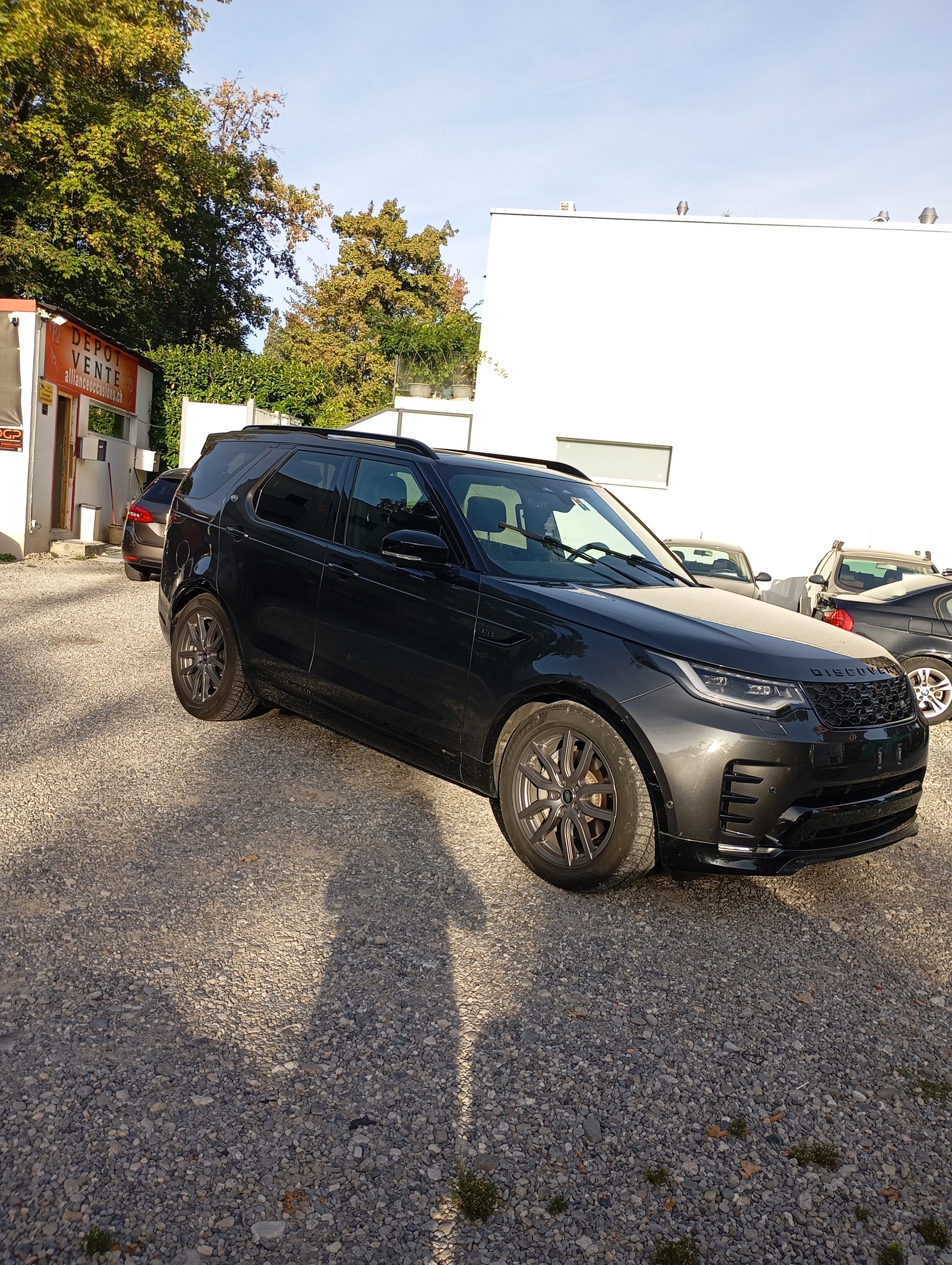 LAND ROVER Discovery 3.0D I6 250 SE AWD Automatic-showroom-element-3