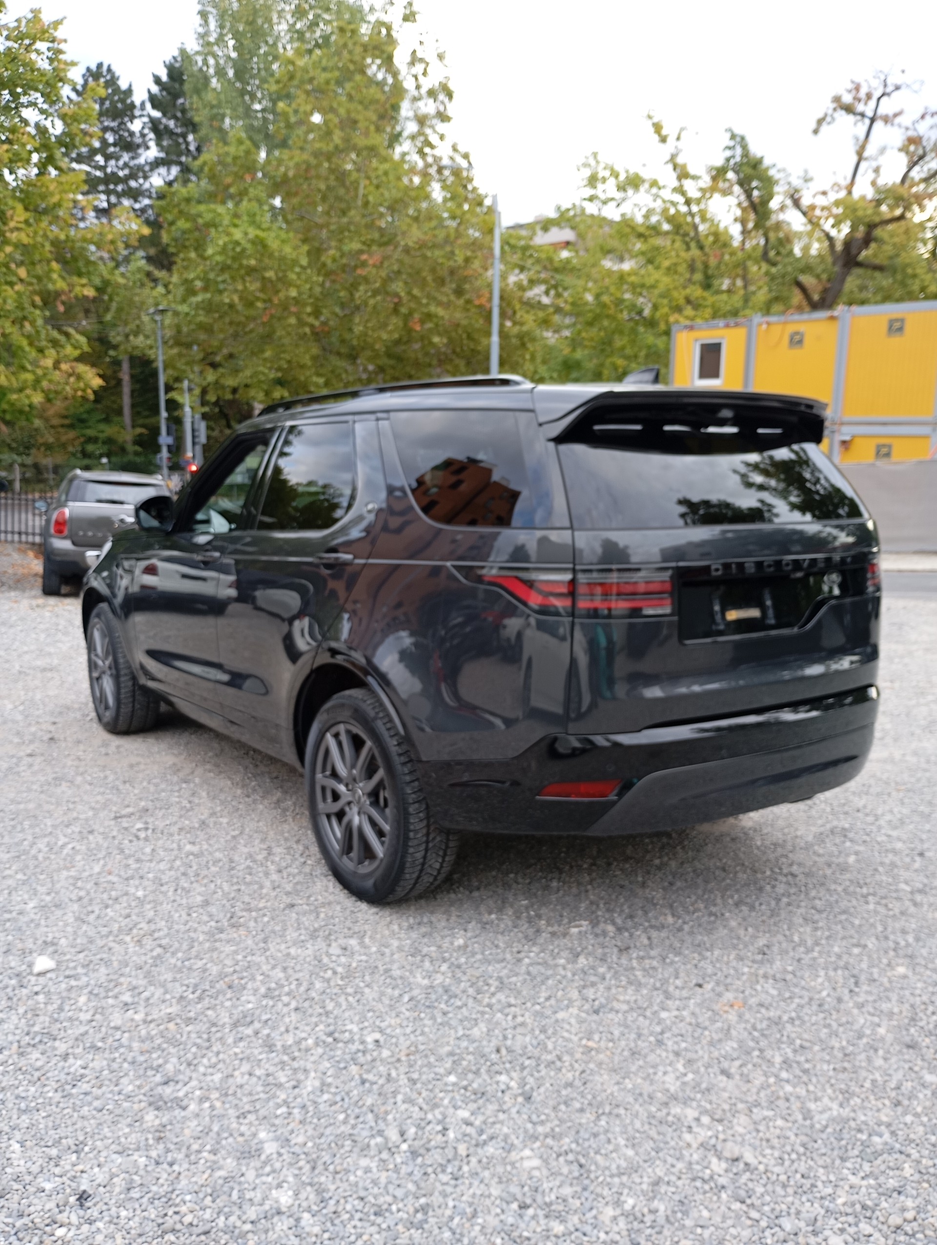 LAND ROVER Discovery 3.0D I6 250 SE AWD Automatic-image-16