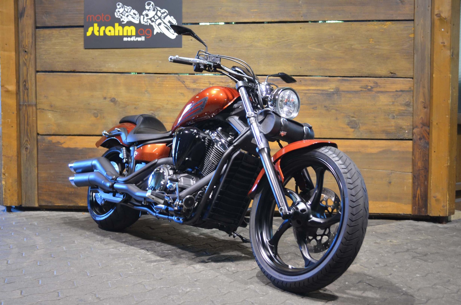 YAMAHA XVS 1300 CU Custom-image-0
