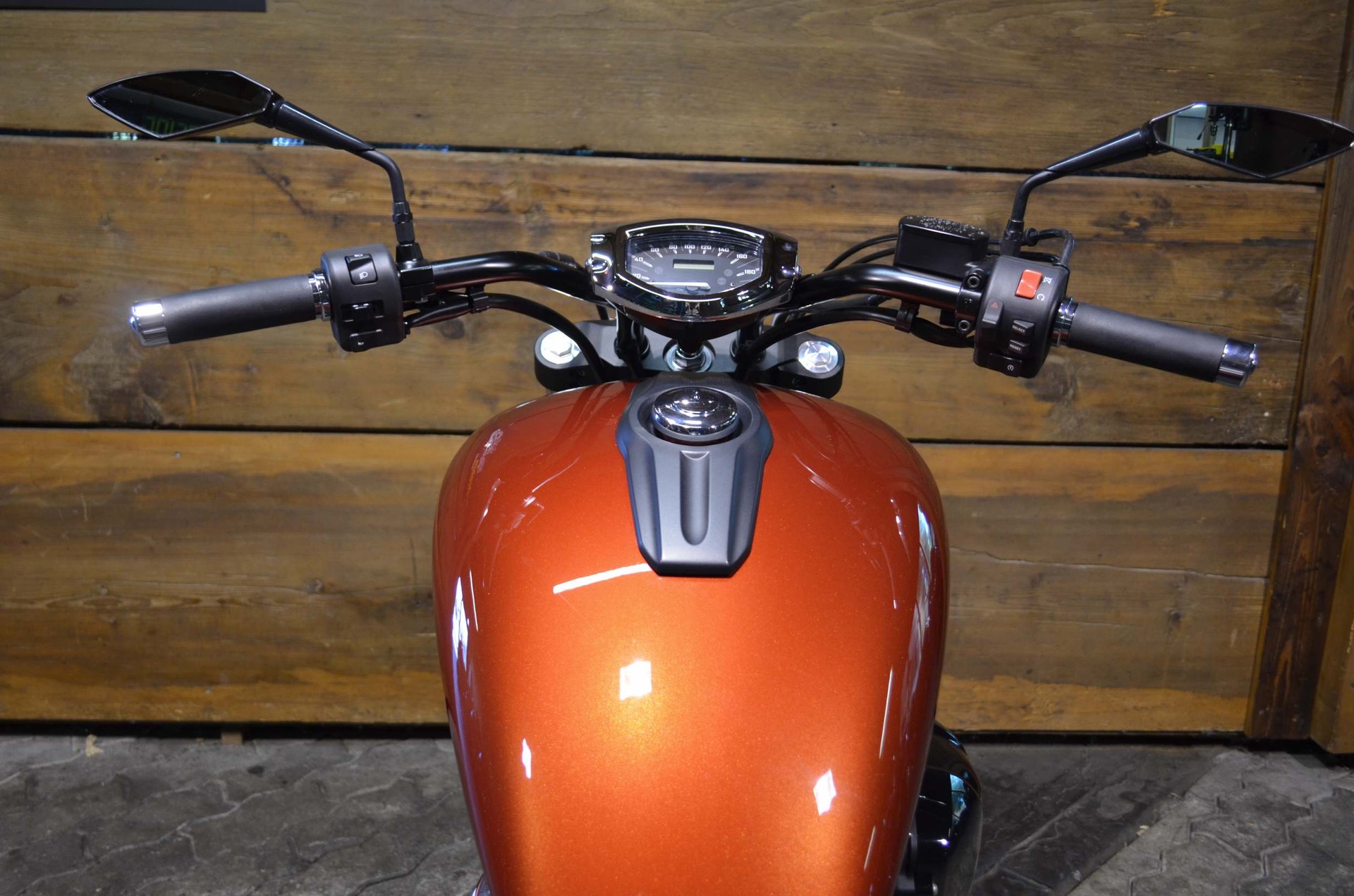 YAMAHA XVS 1300 CU Custom-image-2