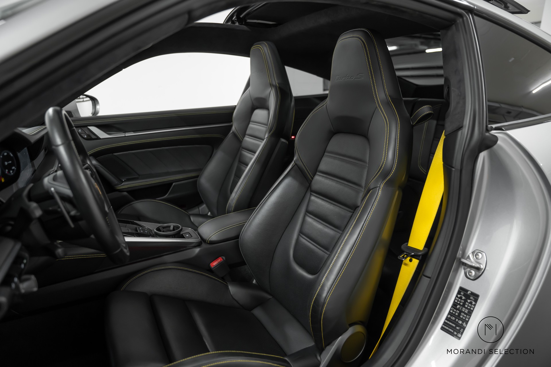 PORSCHE 911 Coupé 3.7 Turbo S PDK-image-12