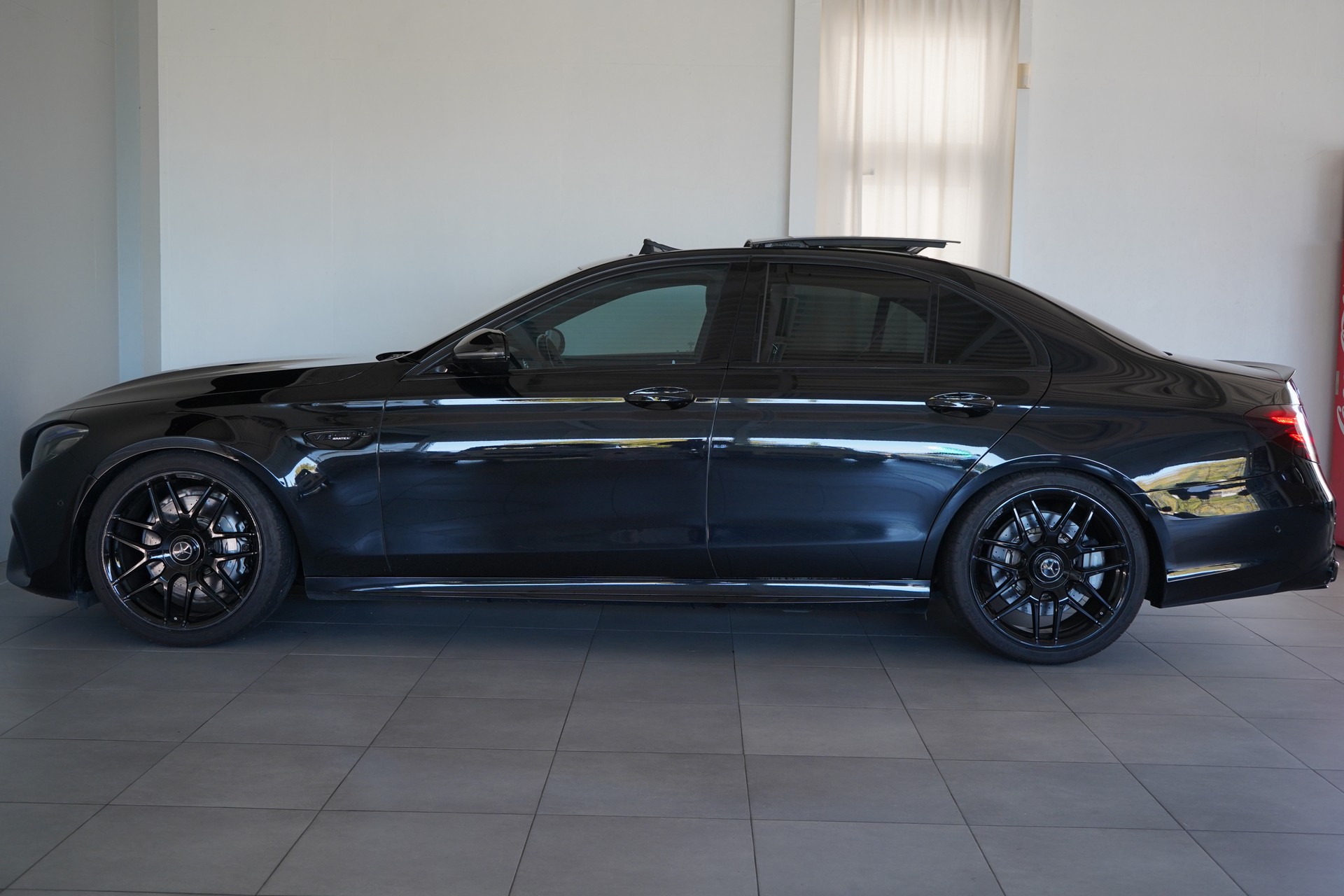 MERCEDES-BENZ E 63 AMG 4Matic+ Speedshift MCT-image-6
