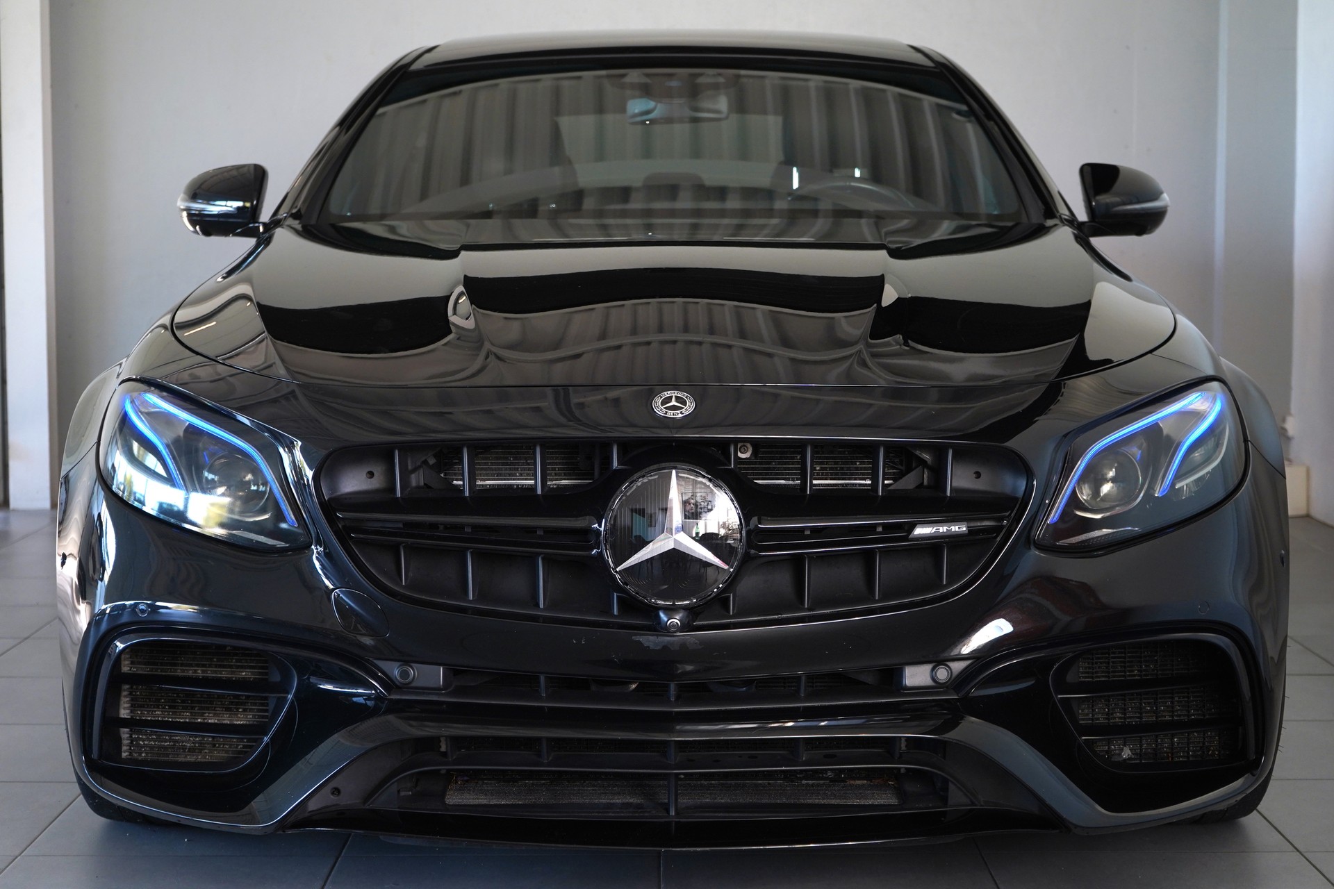 MERCEDES-BENZ E 63 AMG 4Matic+ Speedshift MCT-showroom-element-3